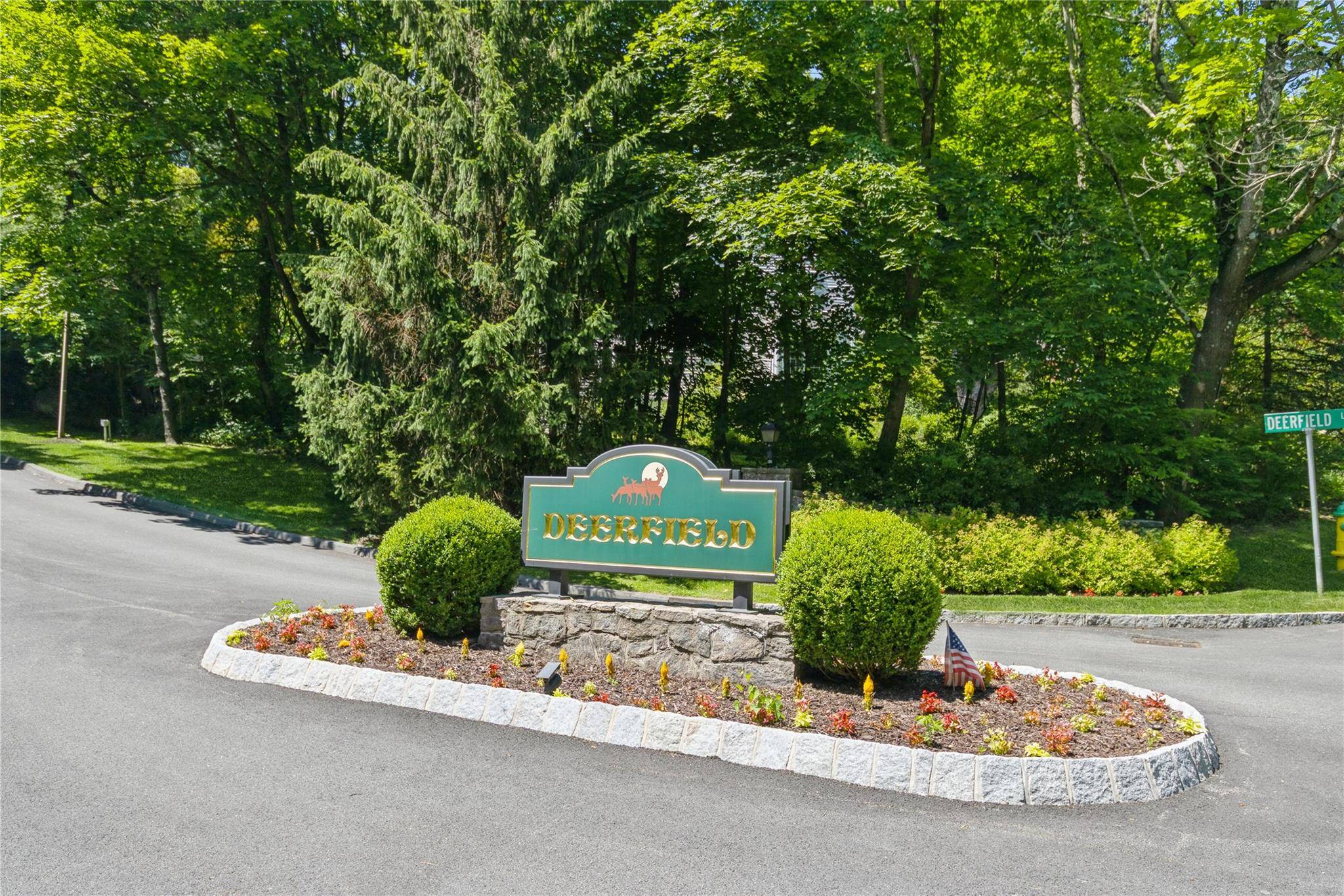 Ossining, NY 10562,76 Deerfield LN