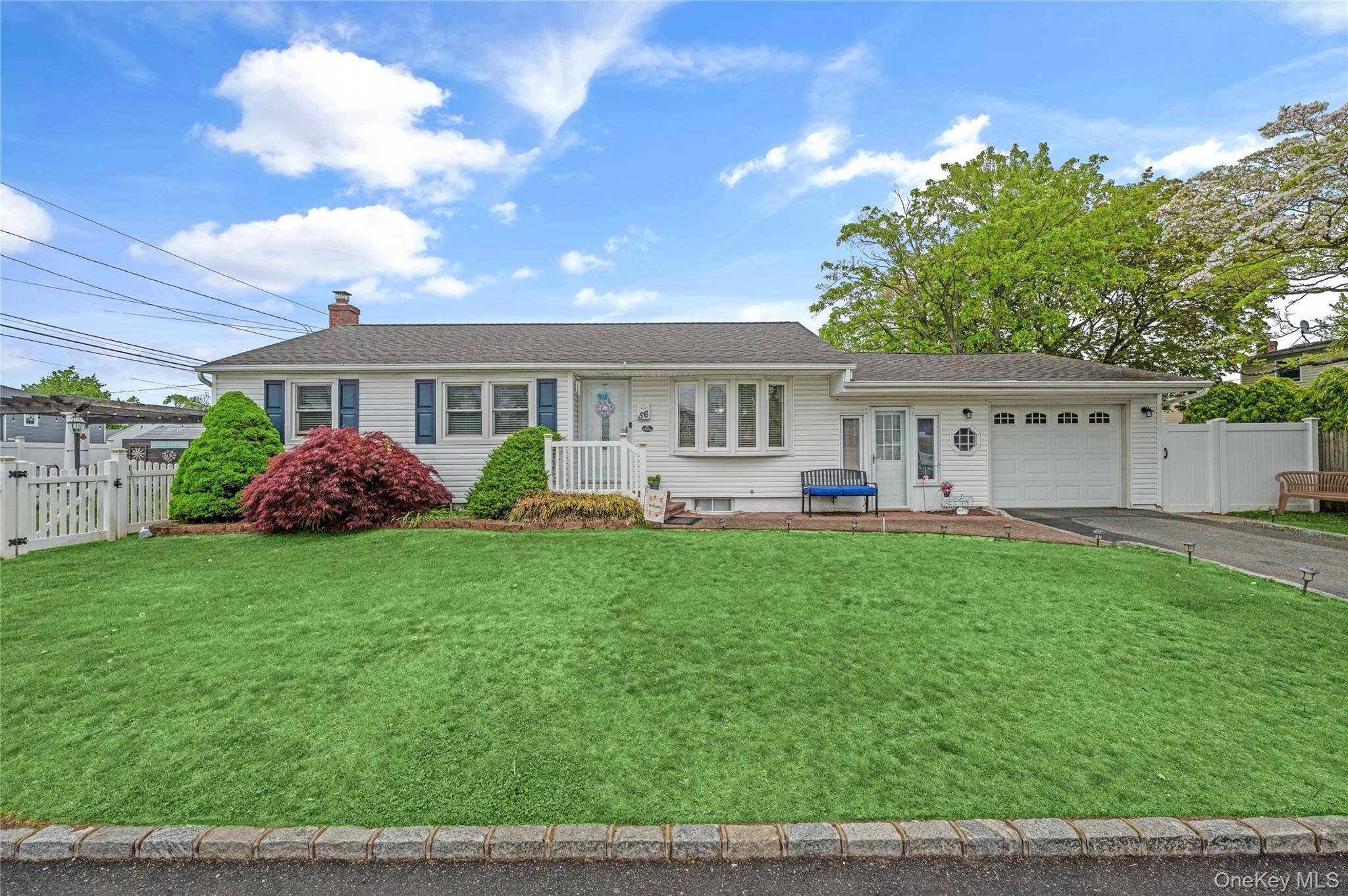 West Babylon, NY 11704,56 15th AVE