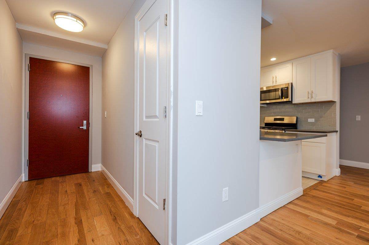 Long Beach, NY 11561,661 W Broadway #204
