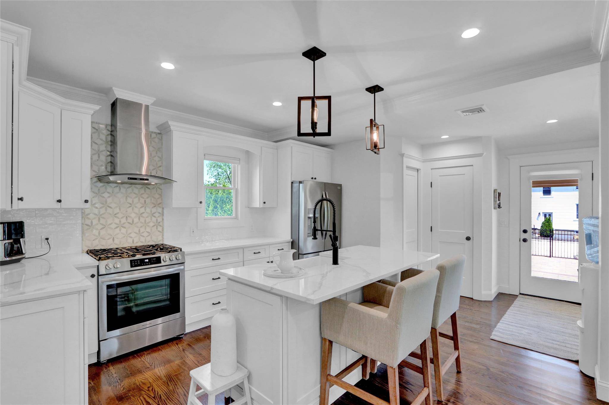 Sayville, NY 11782,167 Foster AVE
