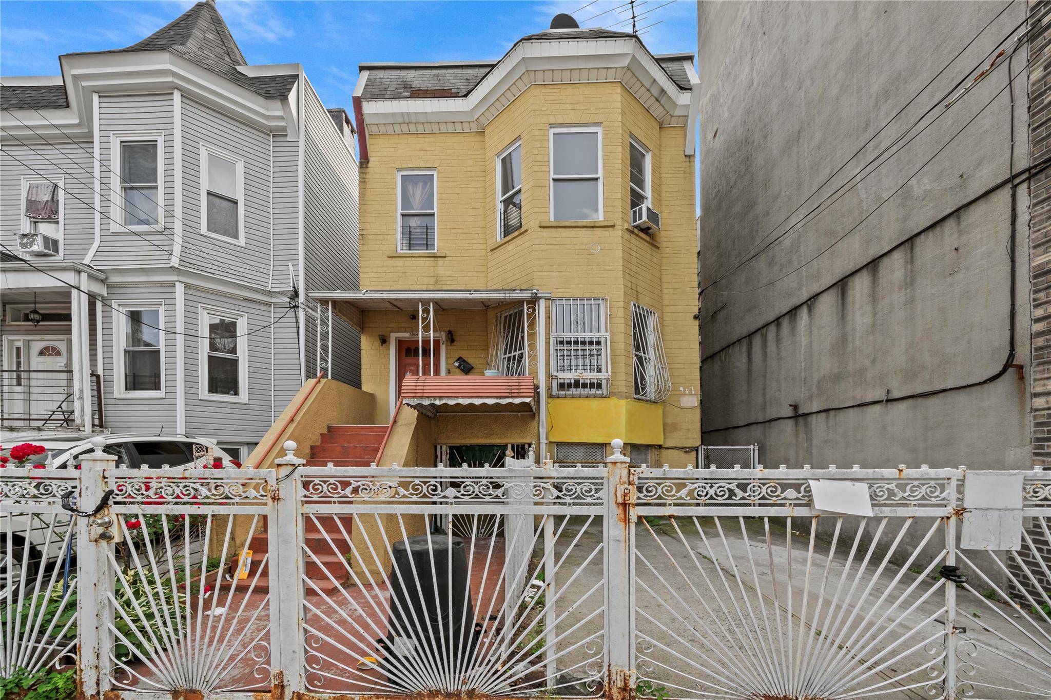 Bronx, NY 10471,798 Elsmere PL