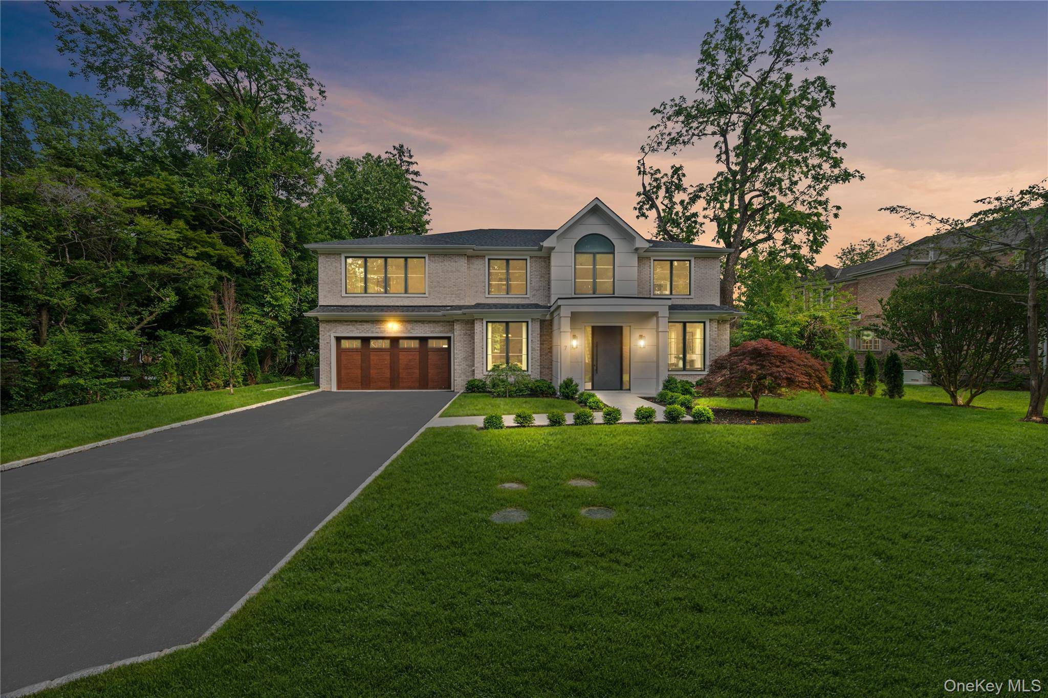 Great Neck, NY 11021,7 Mirrielees RD