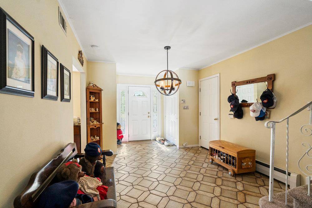 Nesconset, NY 11767,17 Woodview DR