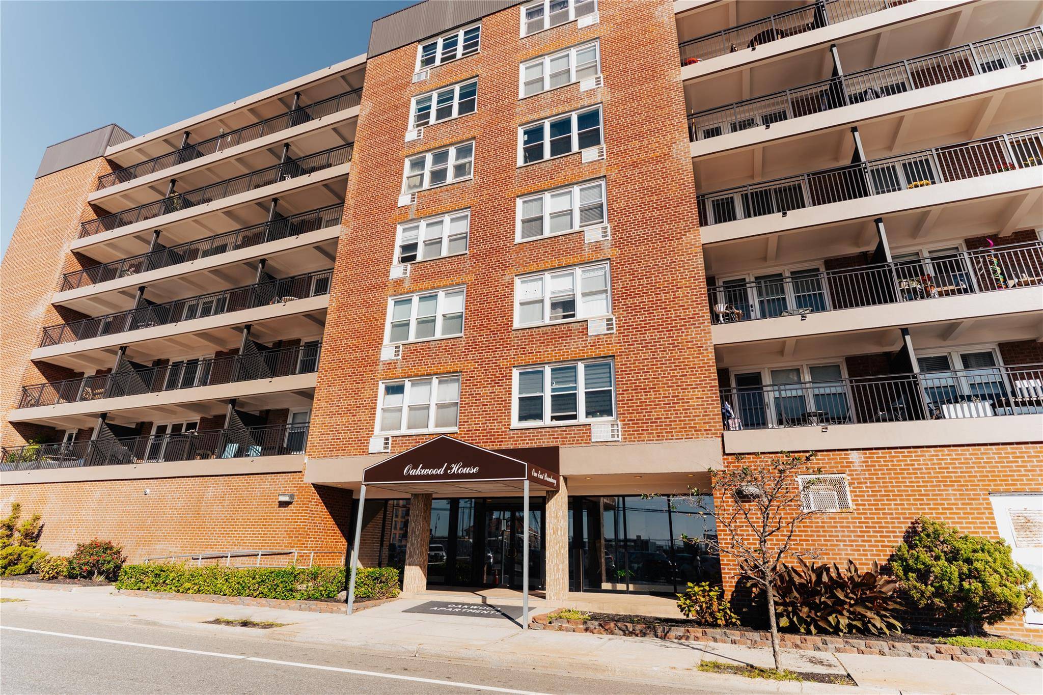Long Beach, NY 11561,1 E Broadway #3R