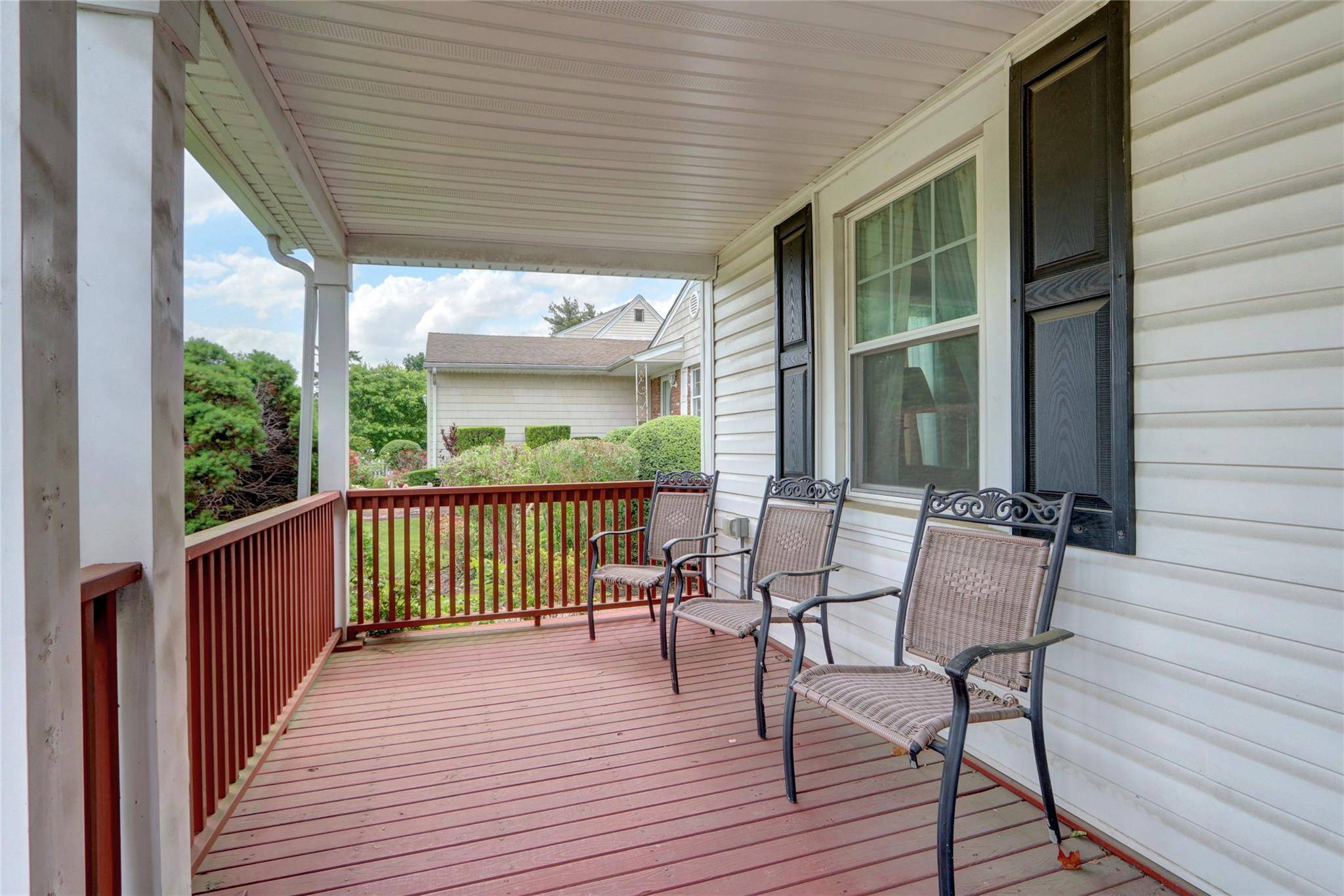 Garden City, NY 11530,29 Meadow ST