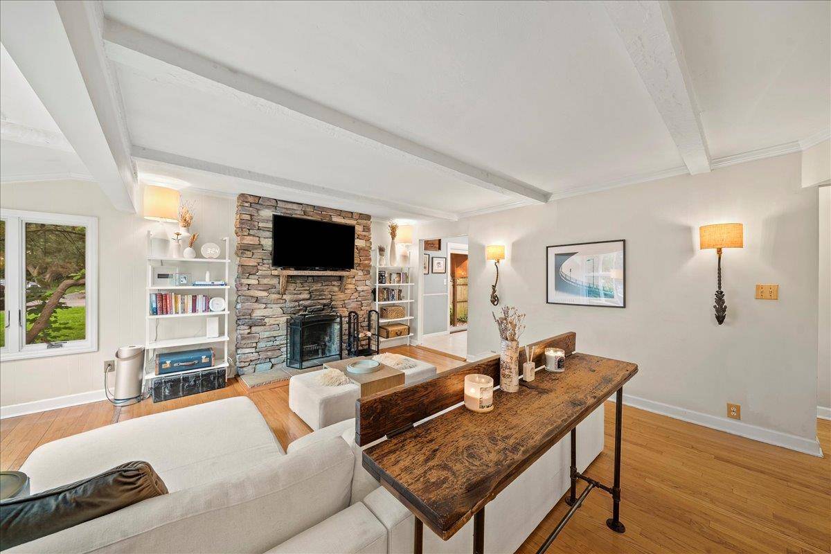 Huntington, NY 11743,23 Lee ST
