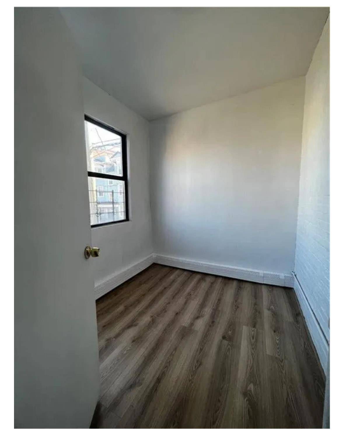 Yonkers, NY 10705,11 Lawrence st