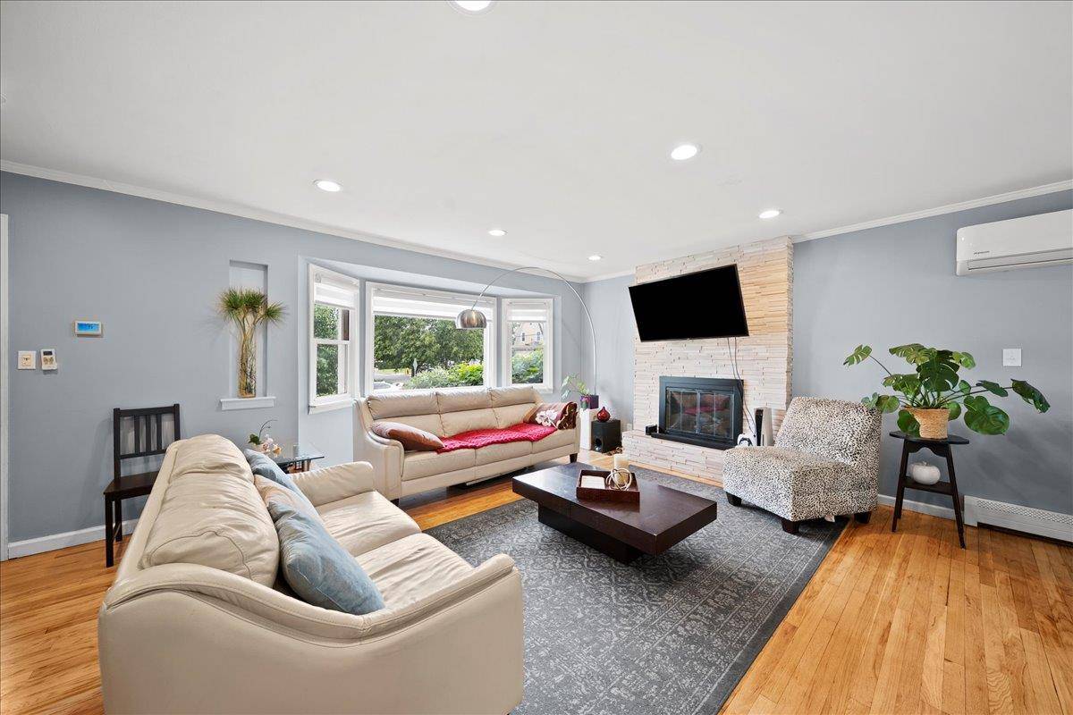 Bellmore, NY 11710,2501 Hughes ST