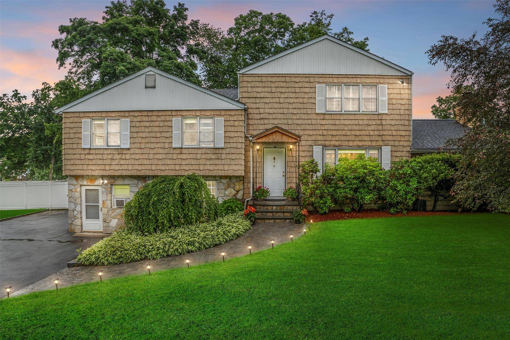 Cortlandt Manor, NY 10567,6 Spring LN
