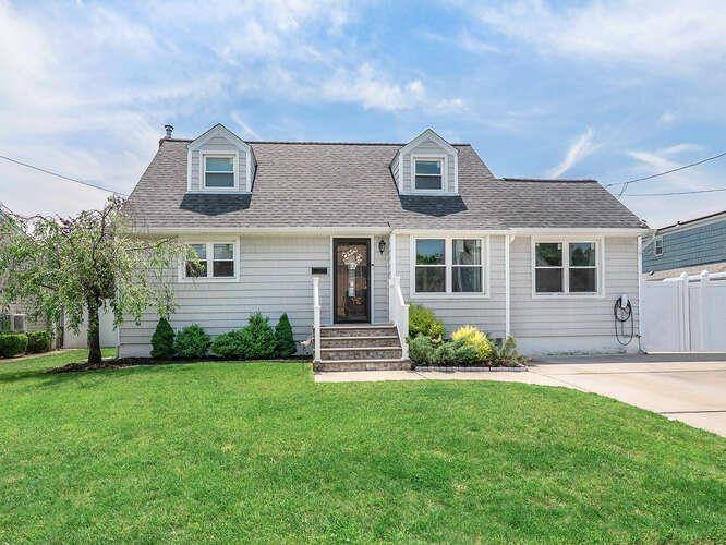 Bethpage, NY 11714,39 Jackson AVE