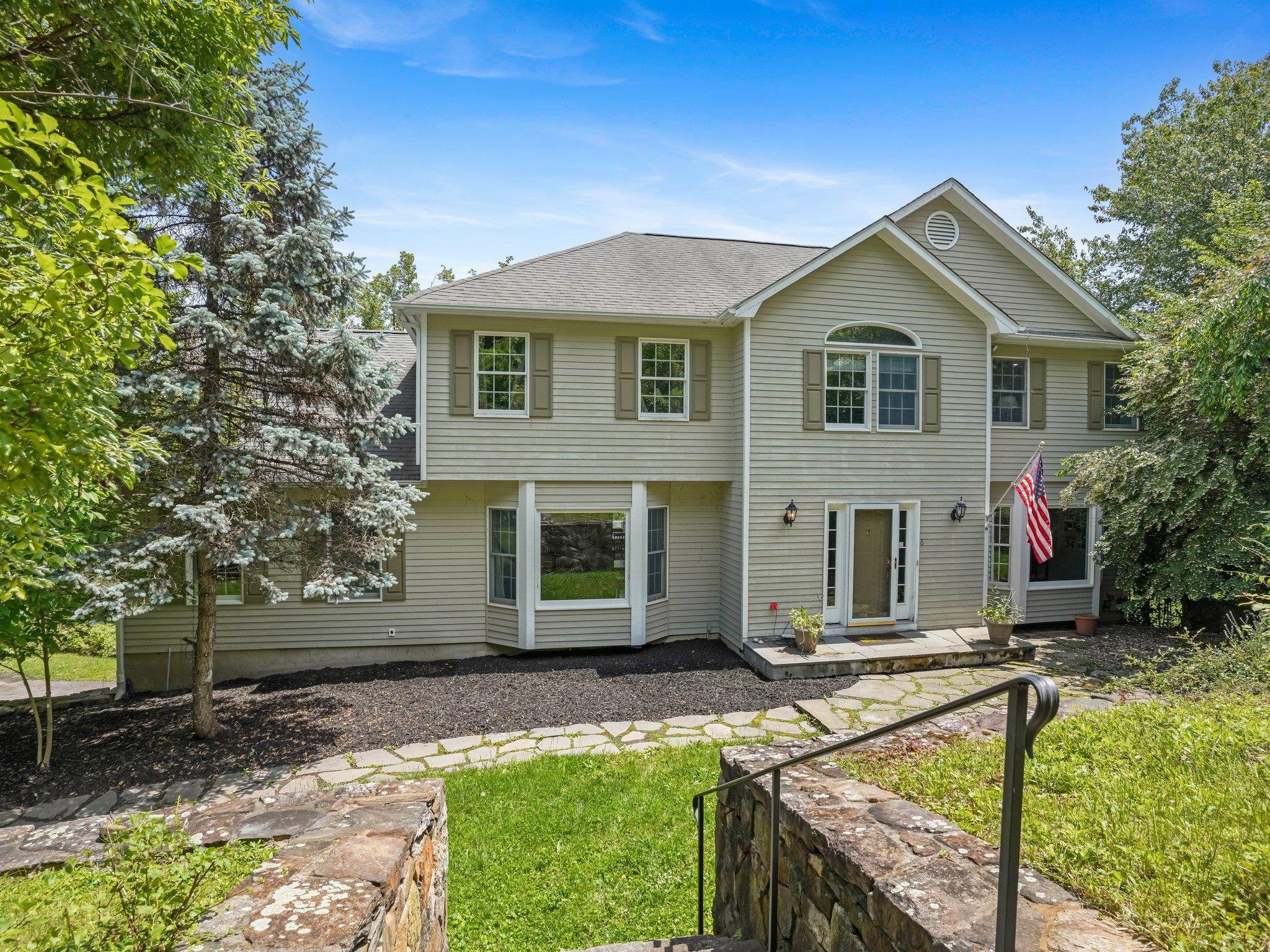 Katonah, NY 10536,6 Timberlane DR