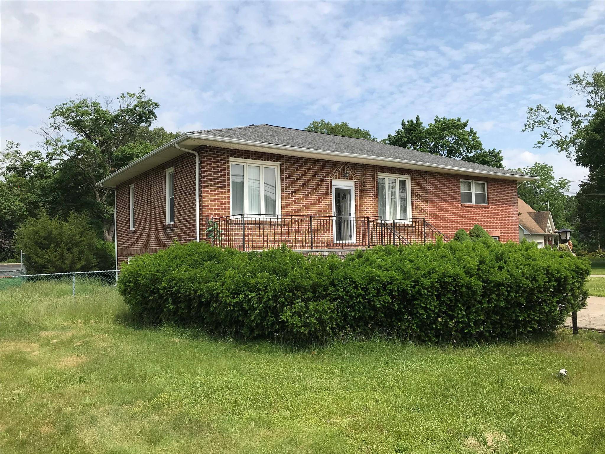 Melville, NY 11747,514 Sweet Hollow RD