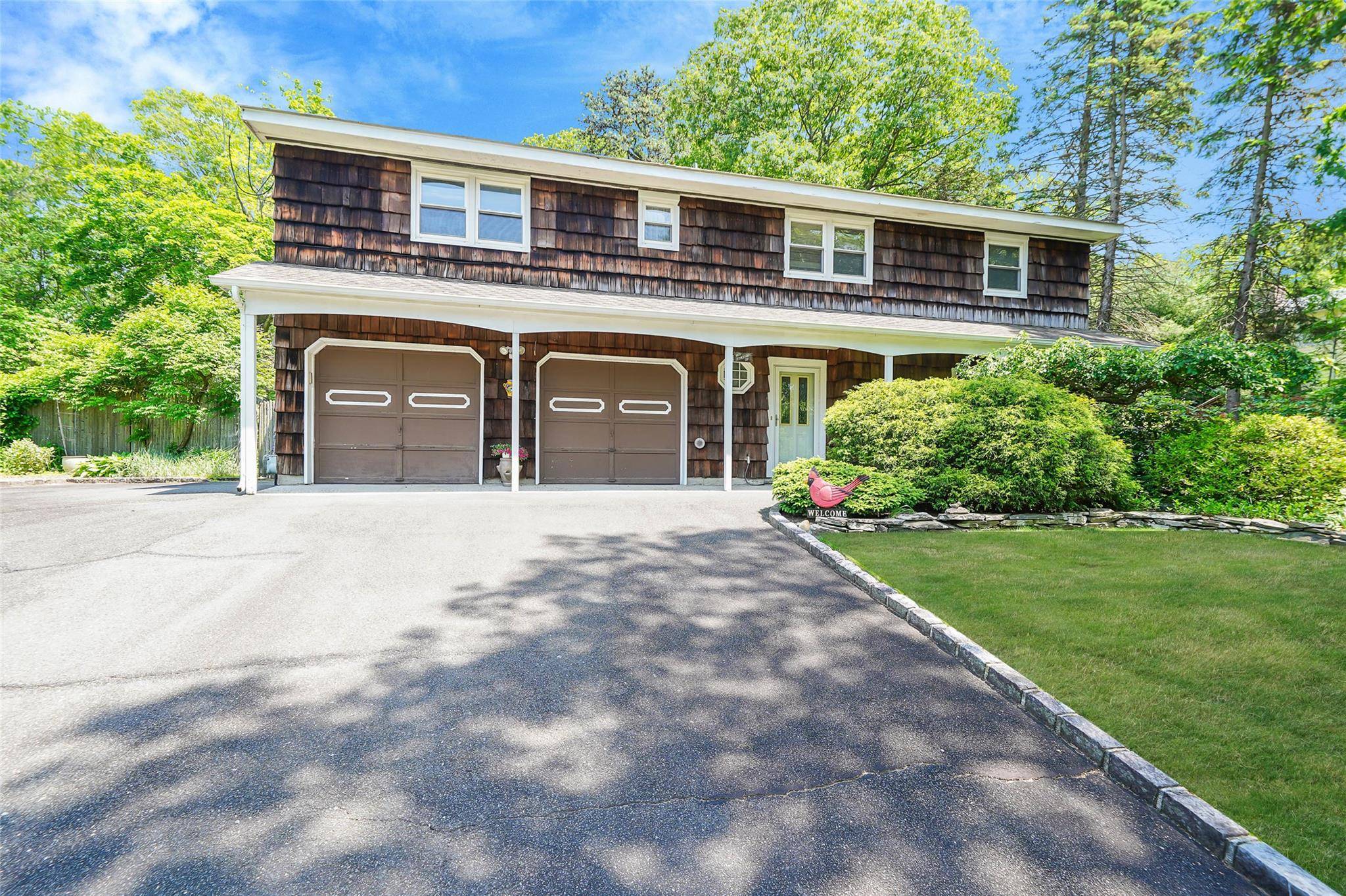 Hauppauge, NY 11788,45 Radburn DR