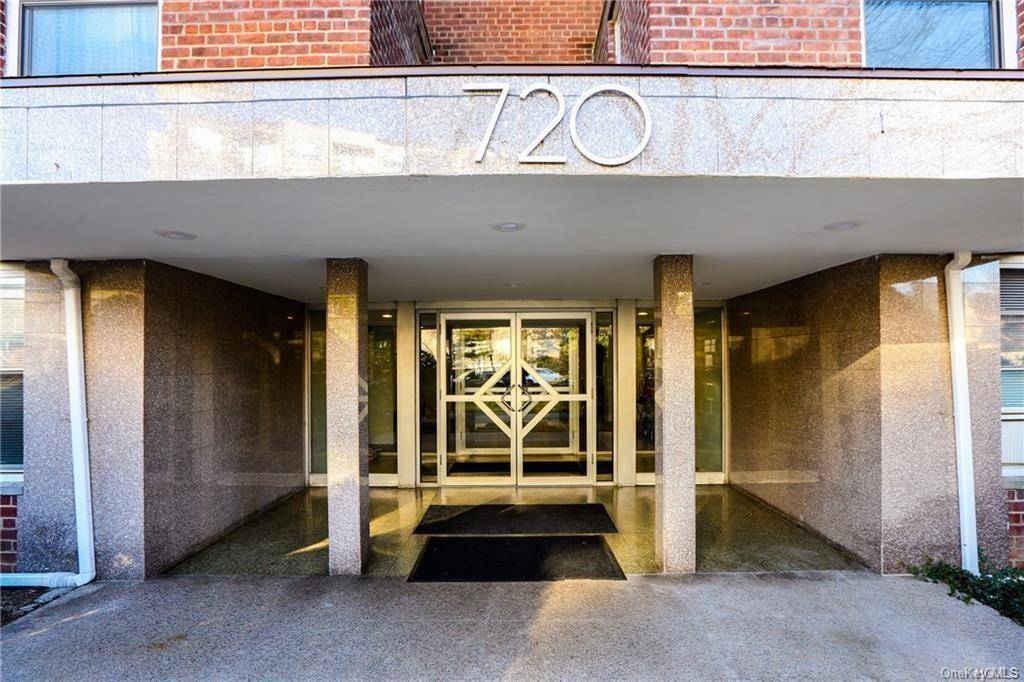 New Rochelle, NY 10805,720 Pelham RD #3E