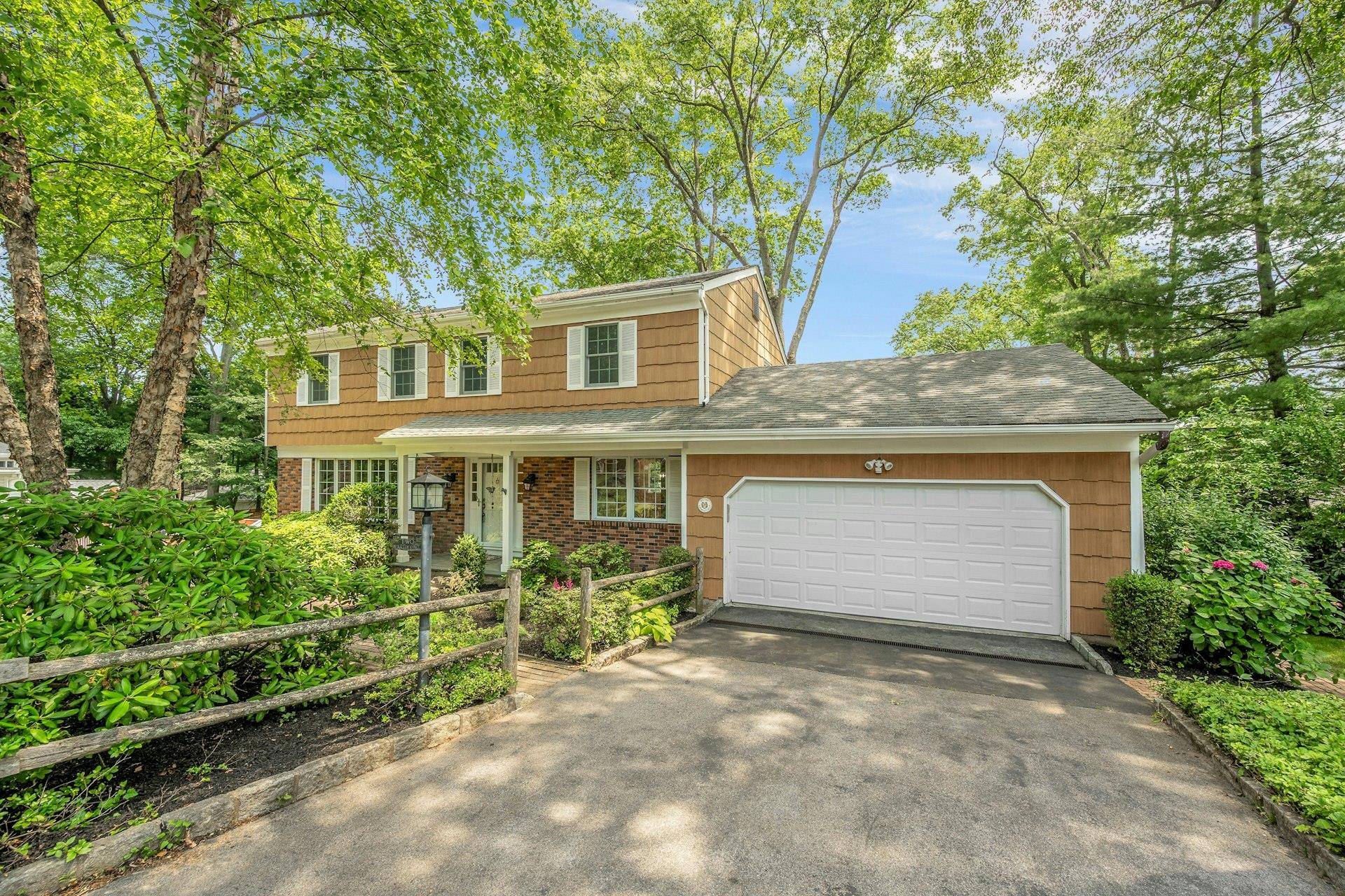 Eastchester, NY 10709,2 Berkley CIR