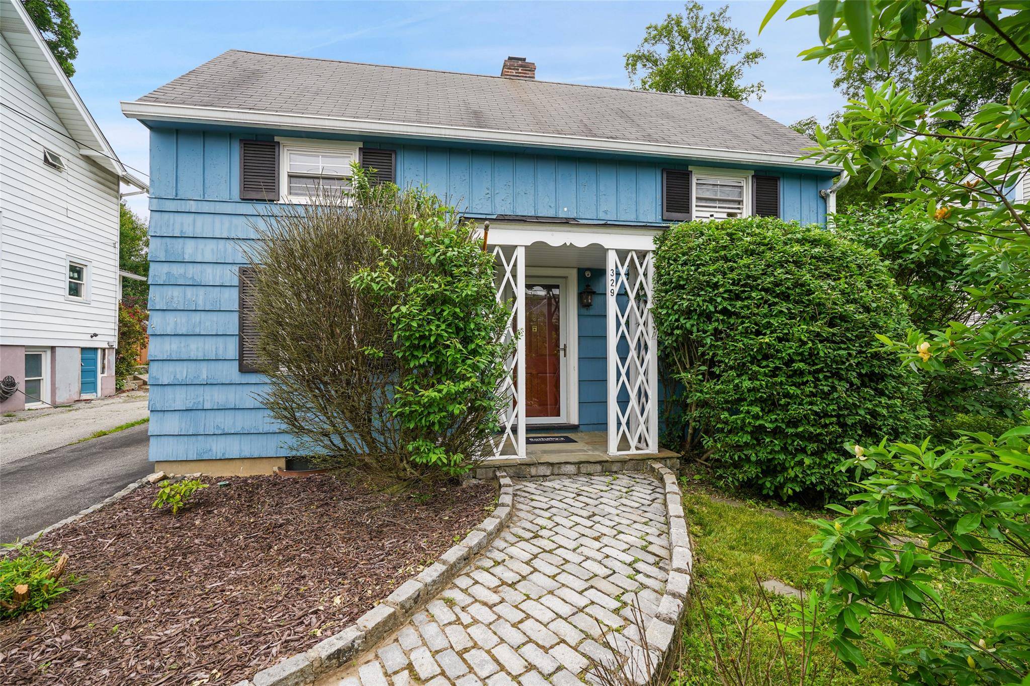 Peekskill, NY 10566,329 Simpson PL