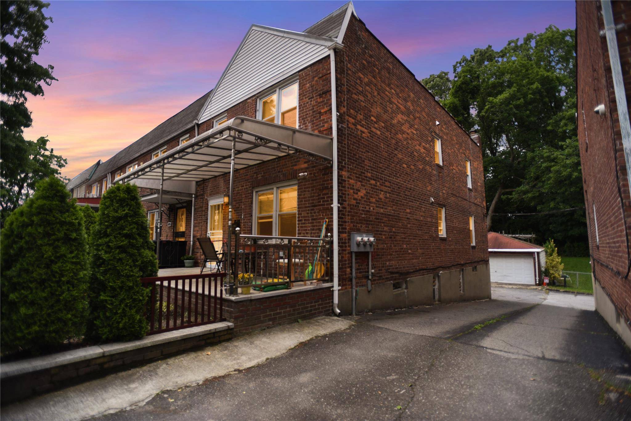 Forest Hills, NY 11375,6848 selfridge st