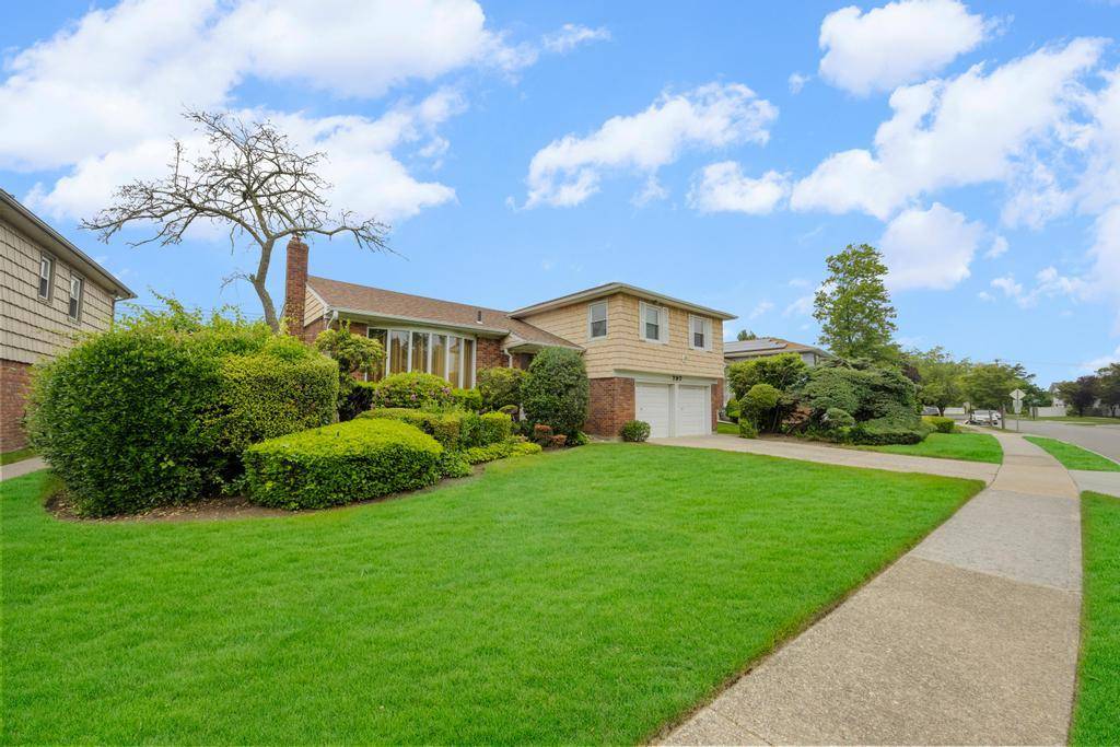 North Woodmere, NY 11581,797 Caldwell AVE