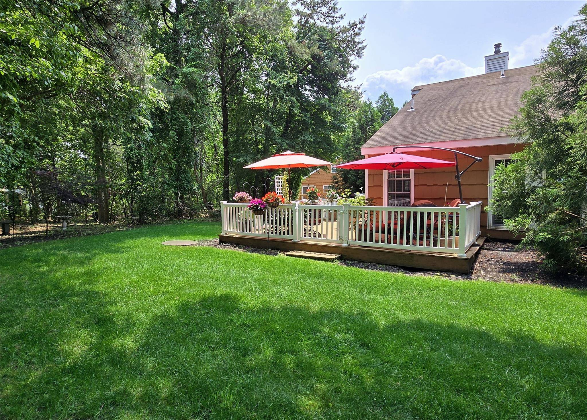 Middle Island, NY 11953,225 Ivy Meadow CT