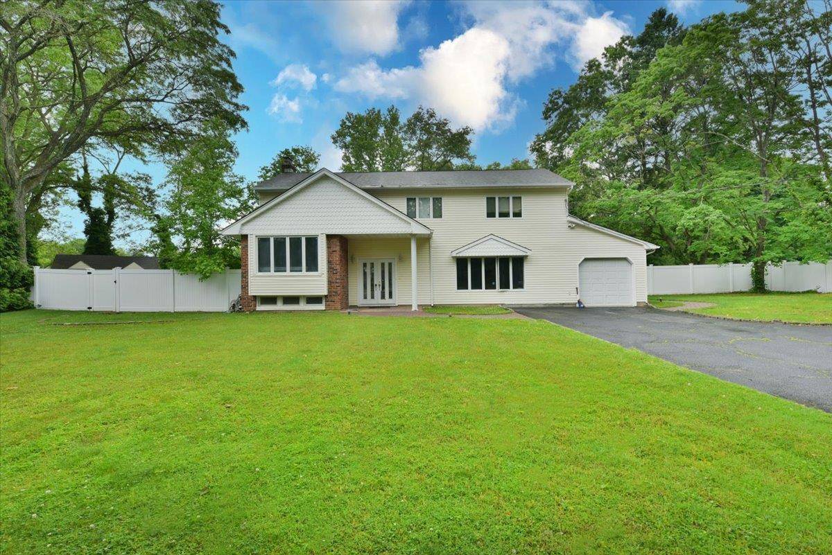 Melville, NY 11747,6 Attridge CT