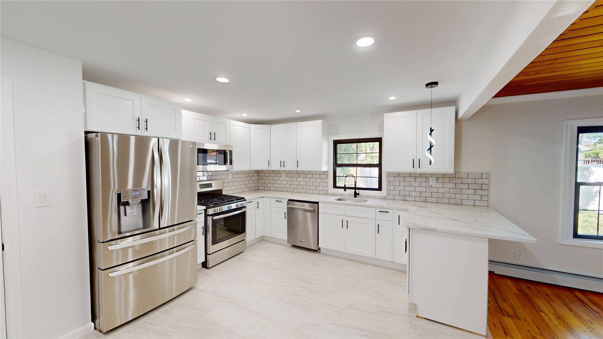 Farmingville, NY 11738,35 Pinedale AVE