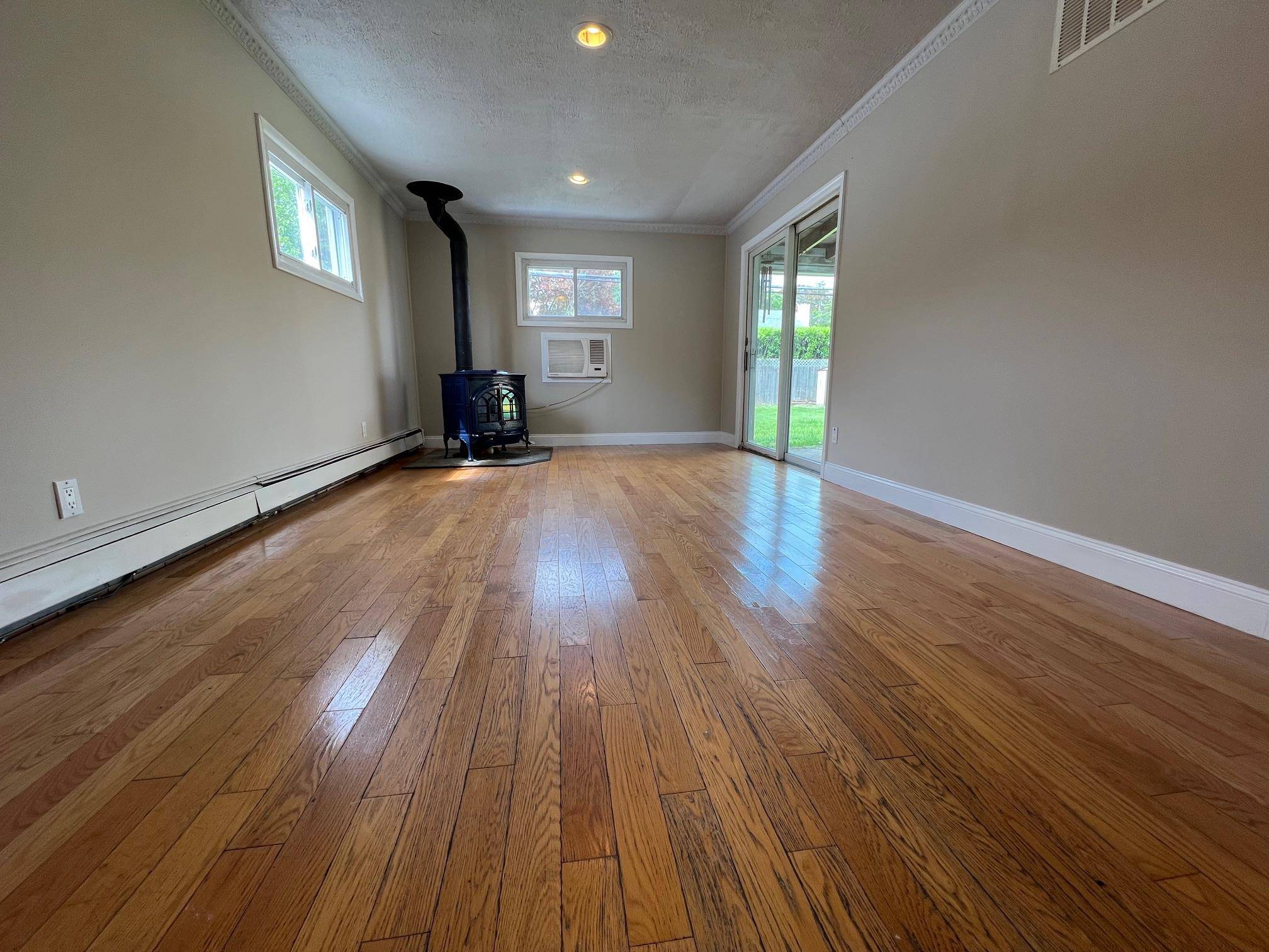 Hicksville, NY 11801,51 Friendly