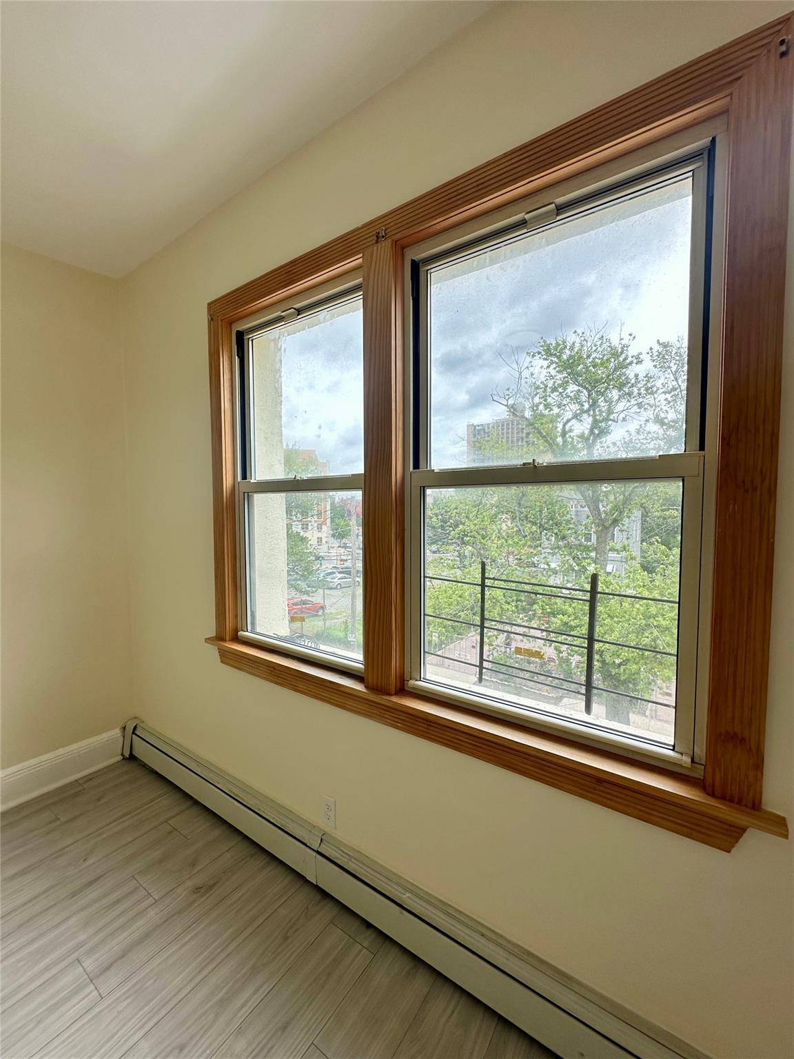 Bronx, NY 10462,1989 Cruger AVE #2