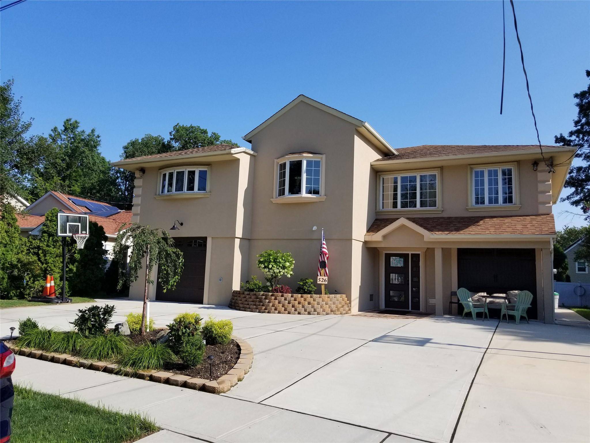 Woodmere, NY 11598,526 Hazel DR