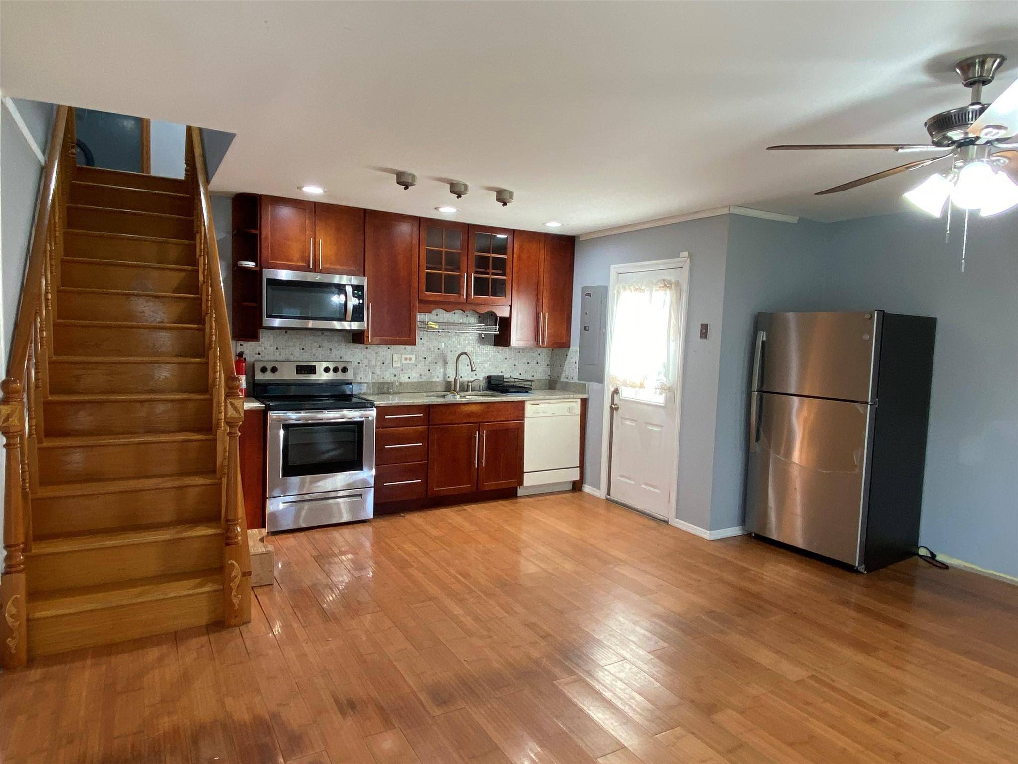Levittown, NY 11756,74 Old Farm RD