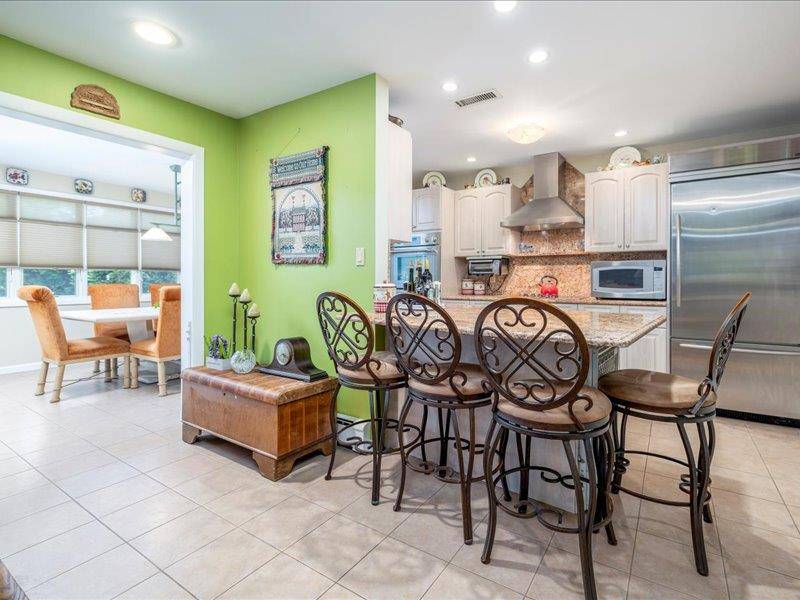 Oceanside, NY 11572,12 Marshall ST