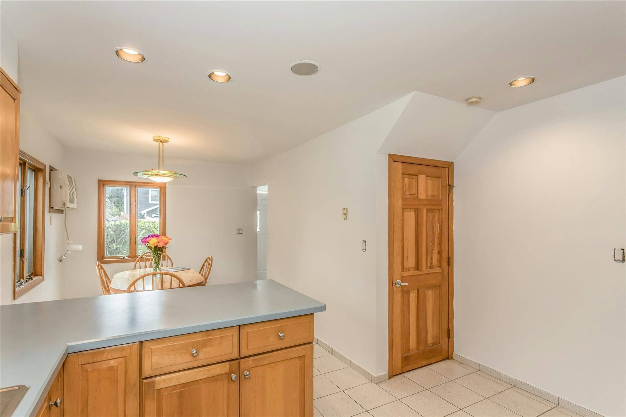 West Hempstead, NY 11552,462 Locust TER