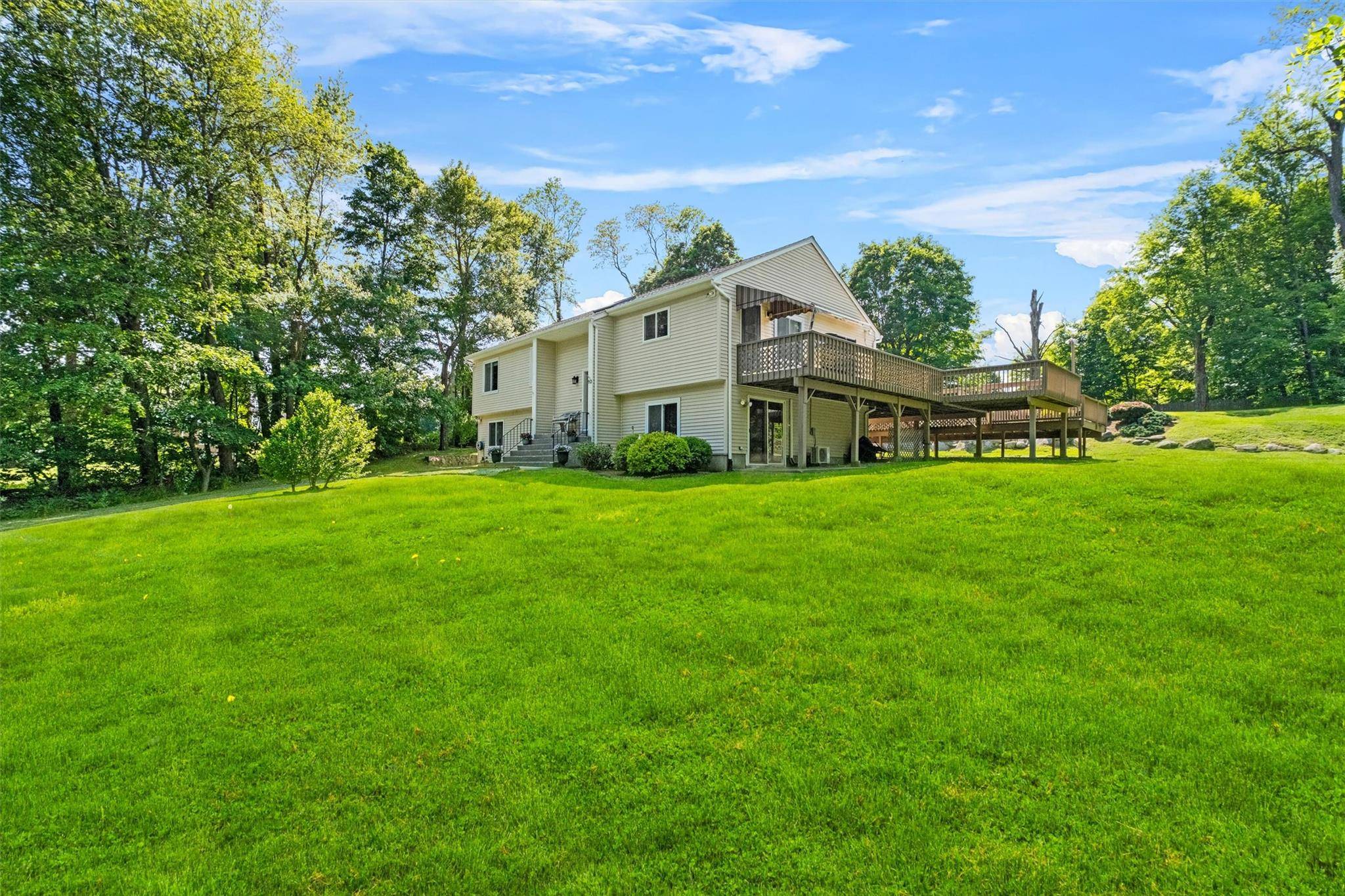 Mahopac, NY 10541,10 BlueJay PL