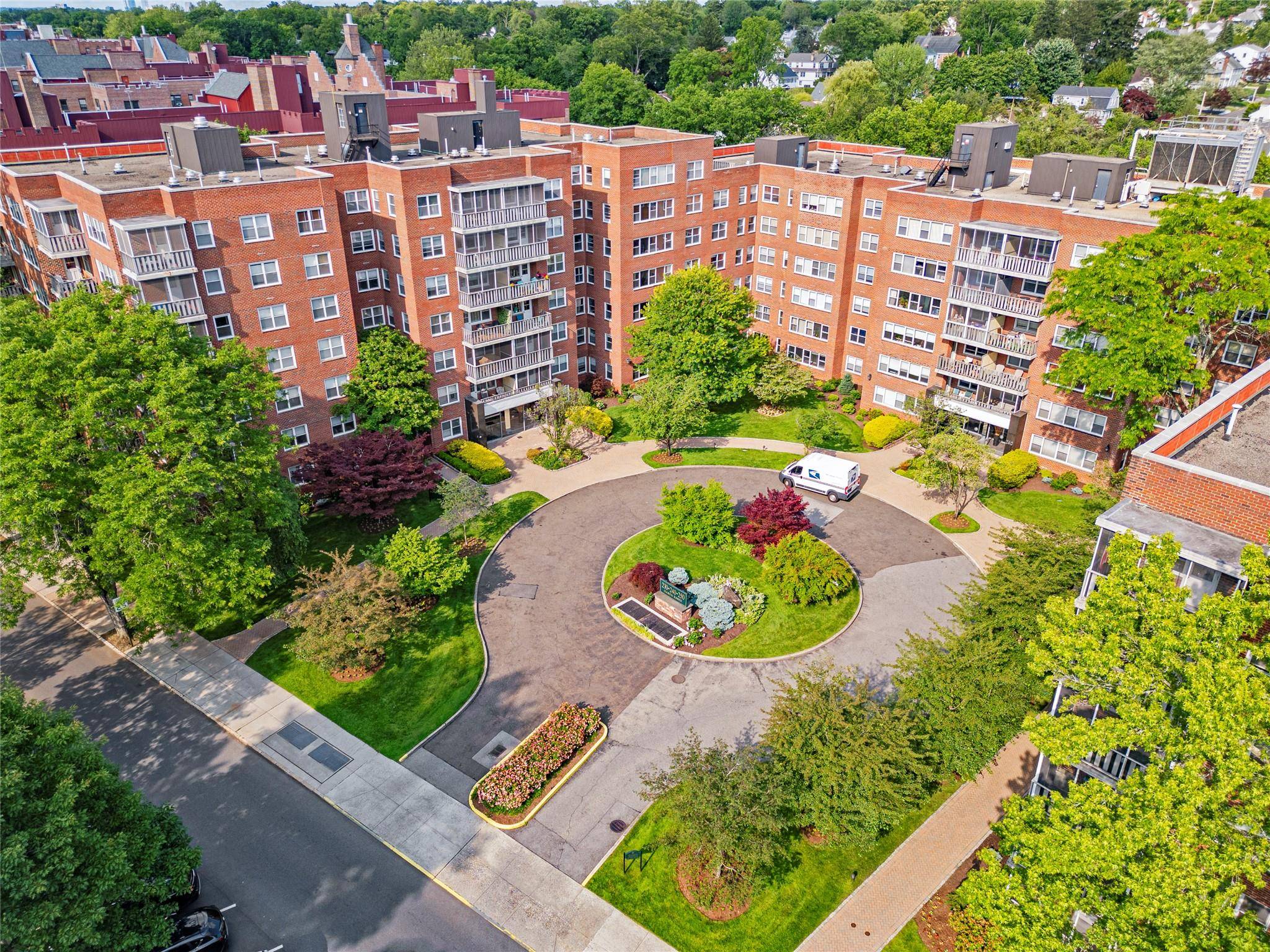 Scarsdale, NY 10583,230 Garth RD #1A1