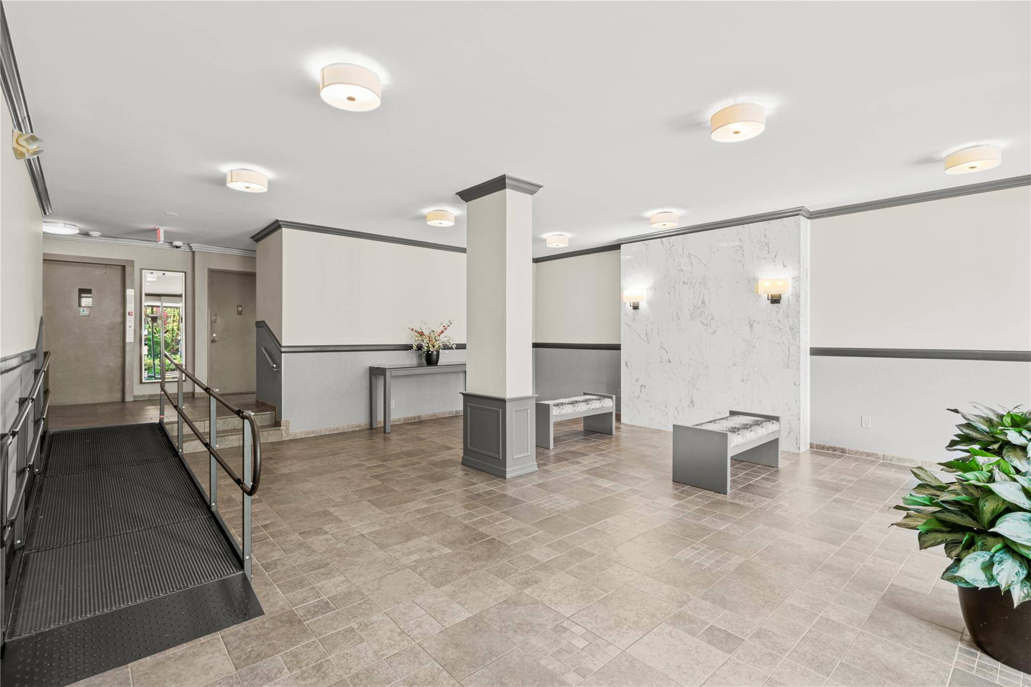 Scarsdale, NY 10583,230 Garth RD #1A1