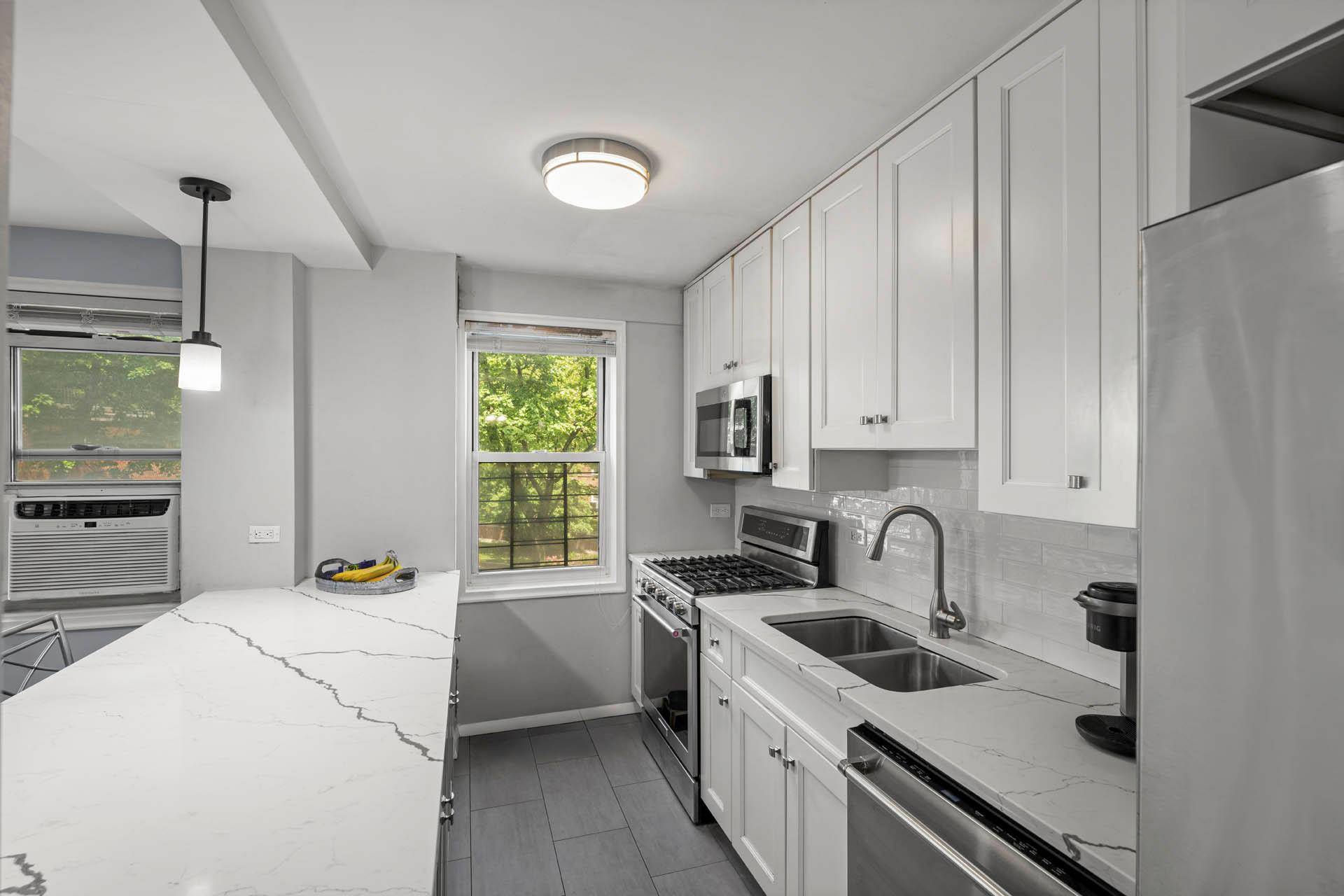 Bronx, NY 10471,4525 Henry Hudson Pkwy #204