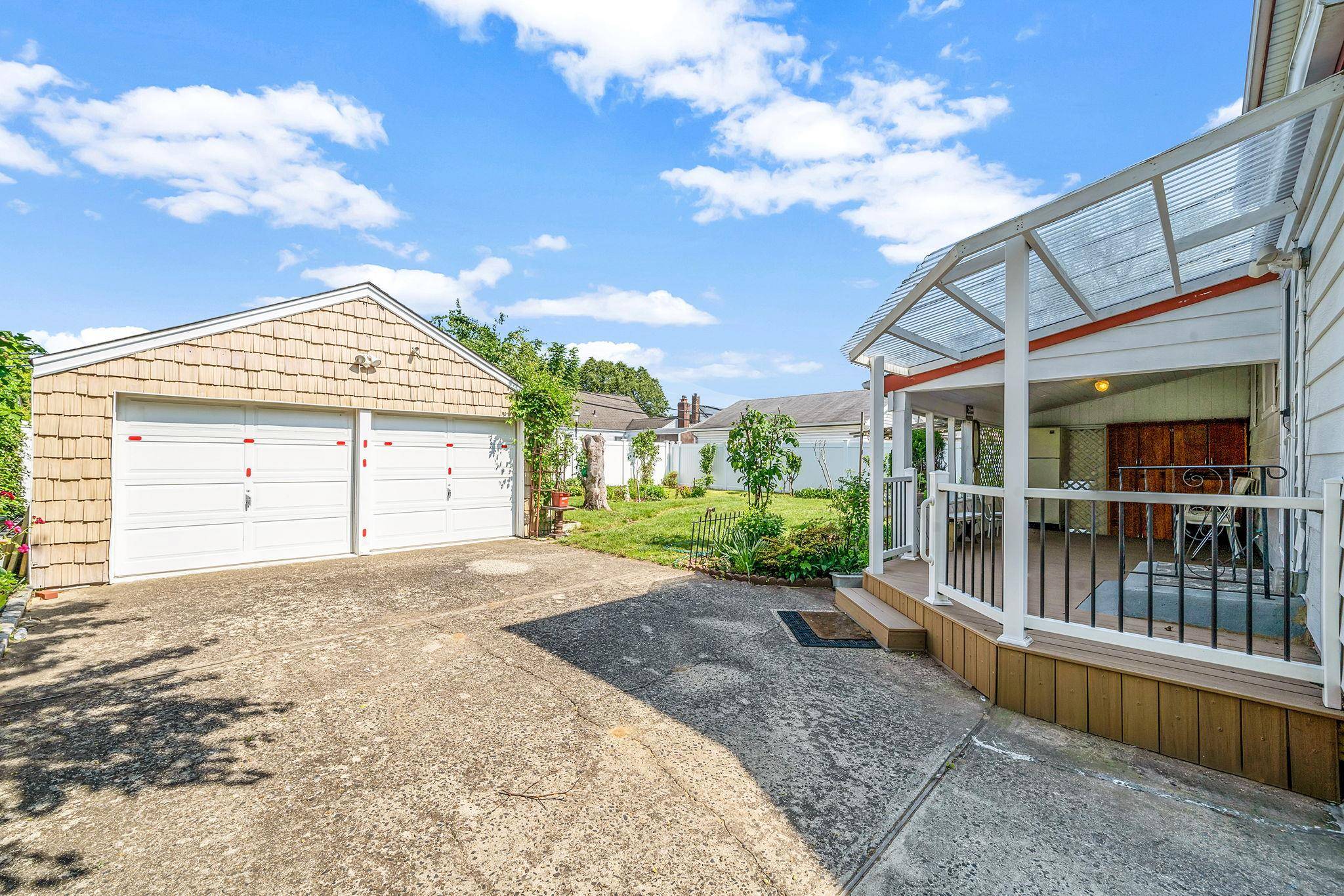 Valley Stream, NY 11580,859 Franklin AVE