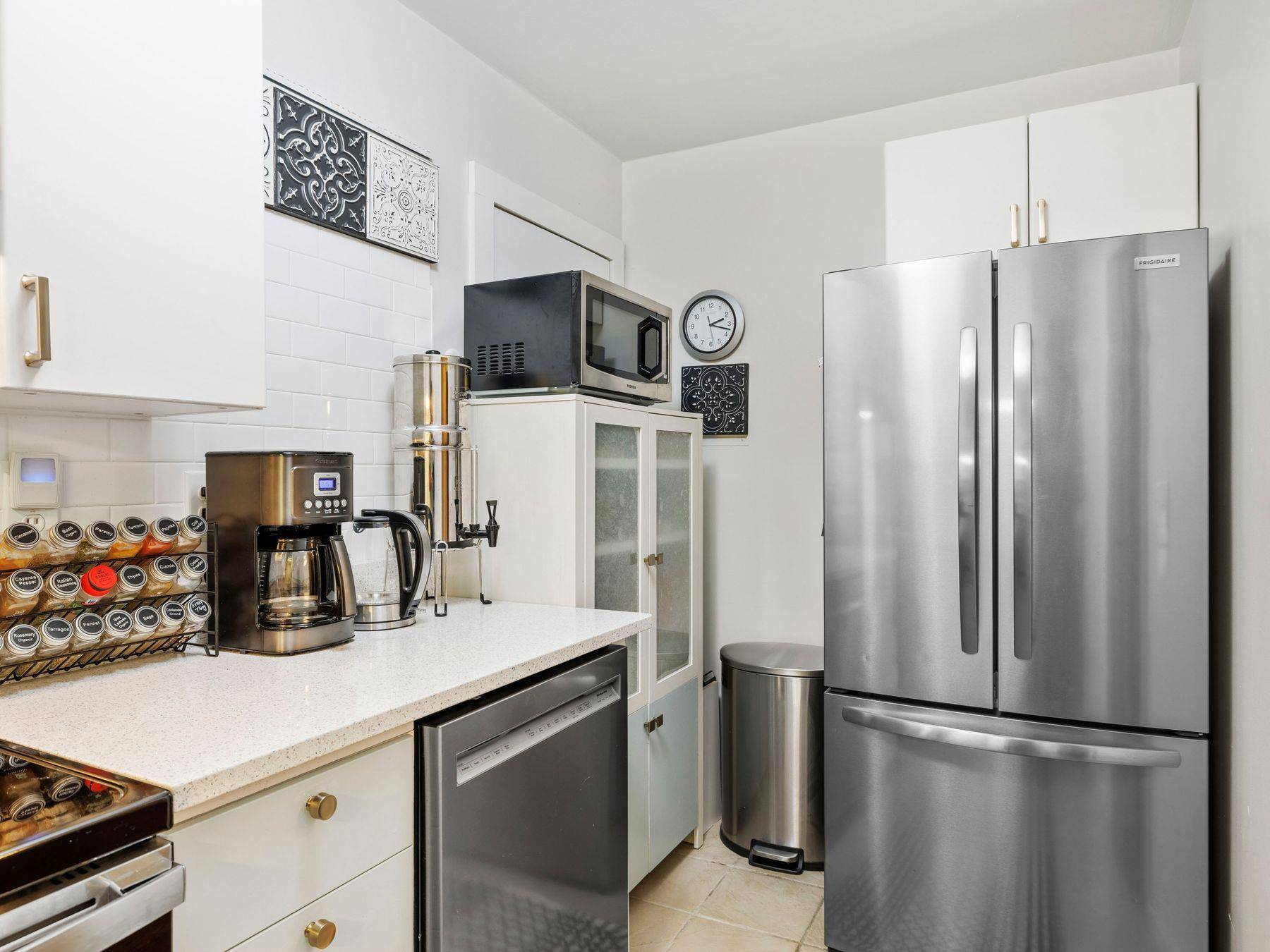 New Paltz, NY 12561,33 Huguenot Street #4