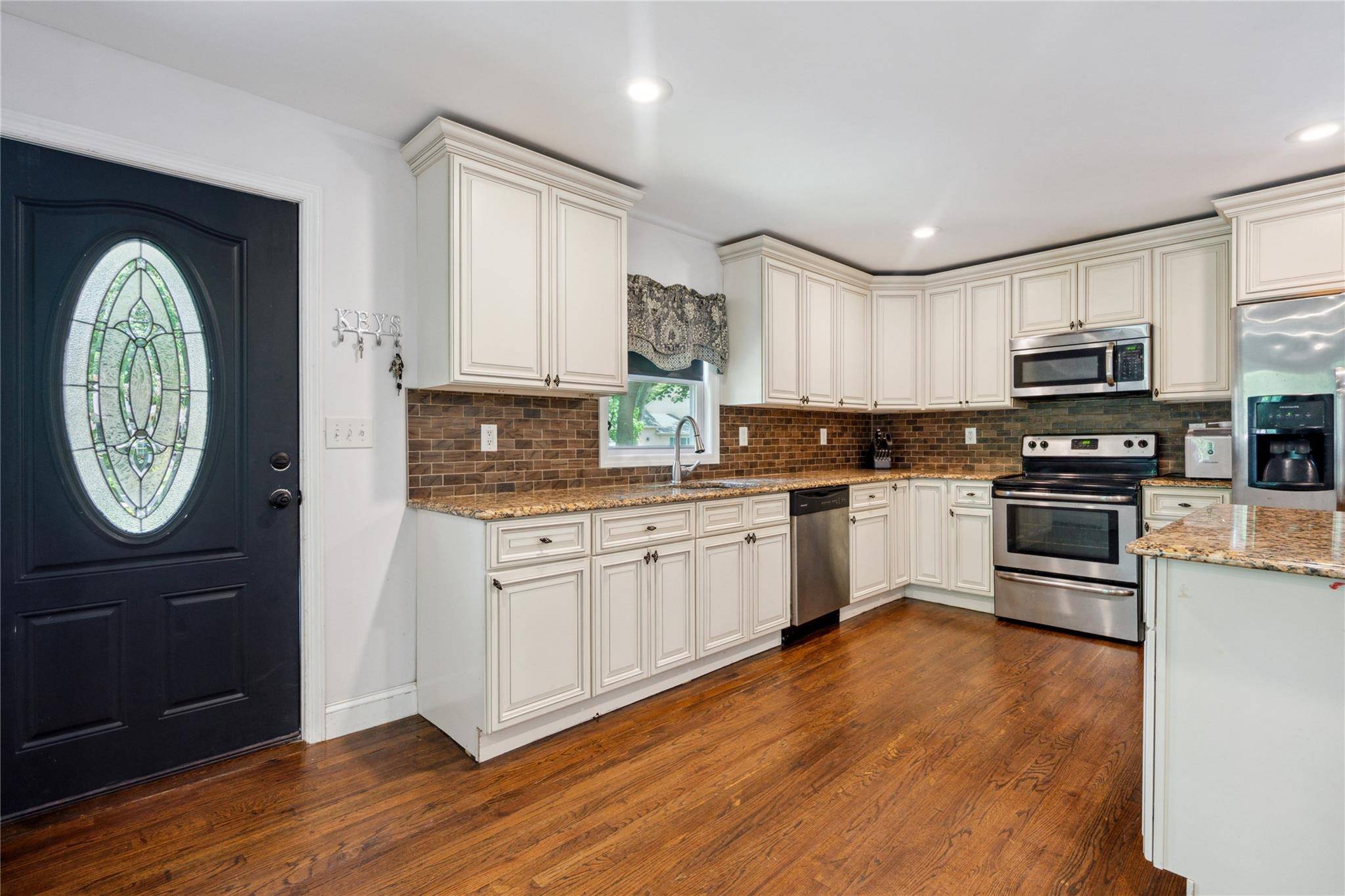 Brookhaven, NY 11719,18 Carman BLVD