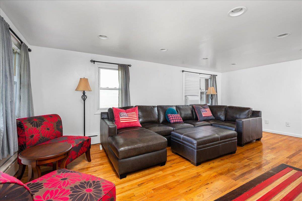 Hastings-on-hudson, NY 10706,516 Broadway