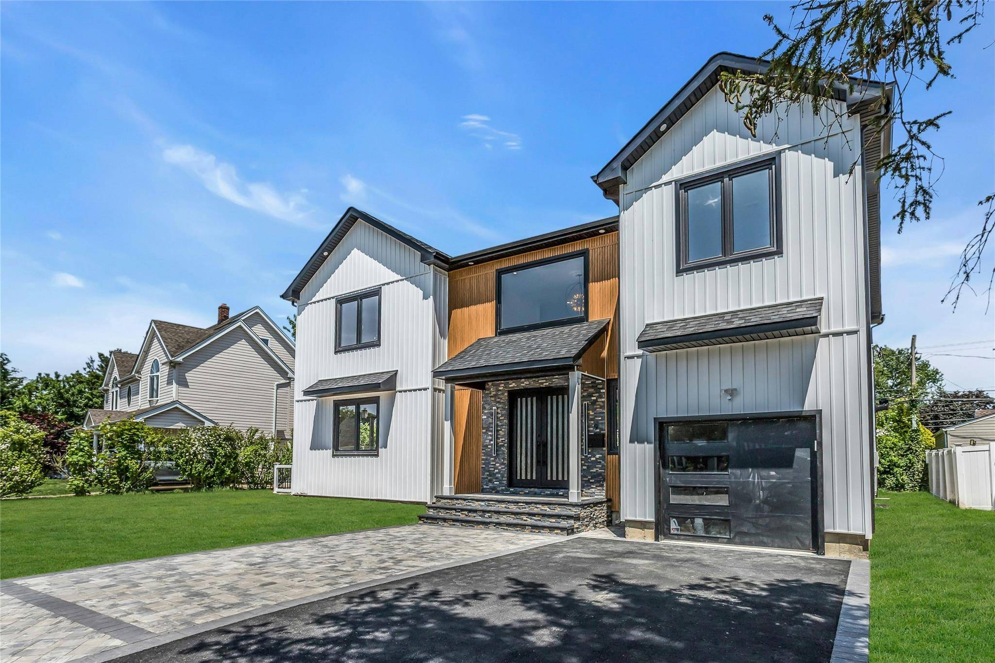 Levittown, NY 11756,9 Vista LN