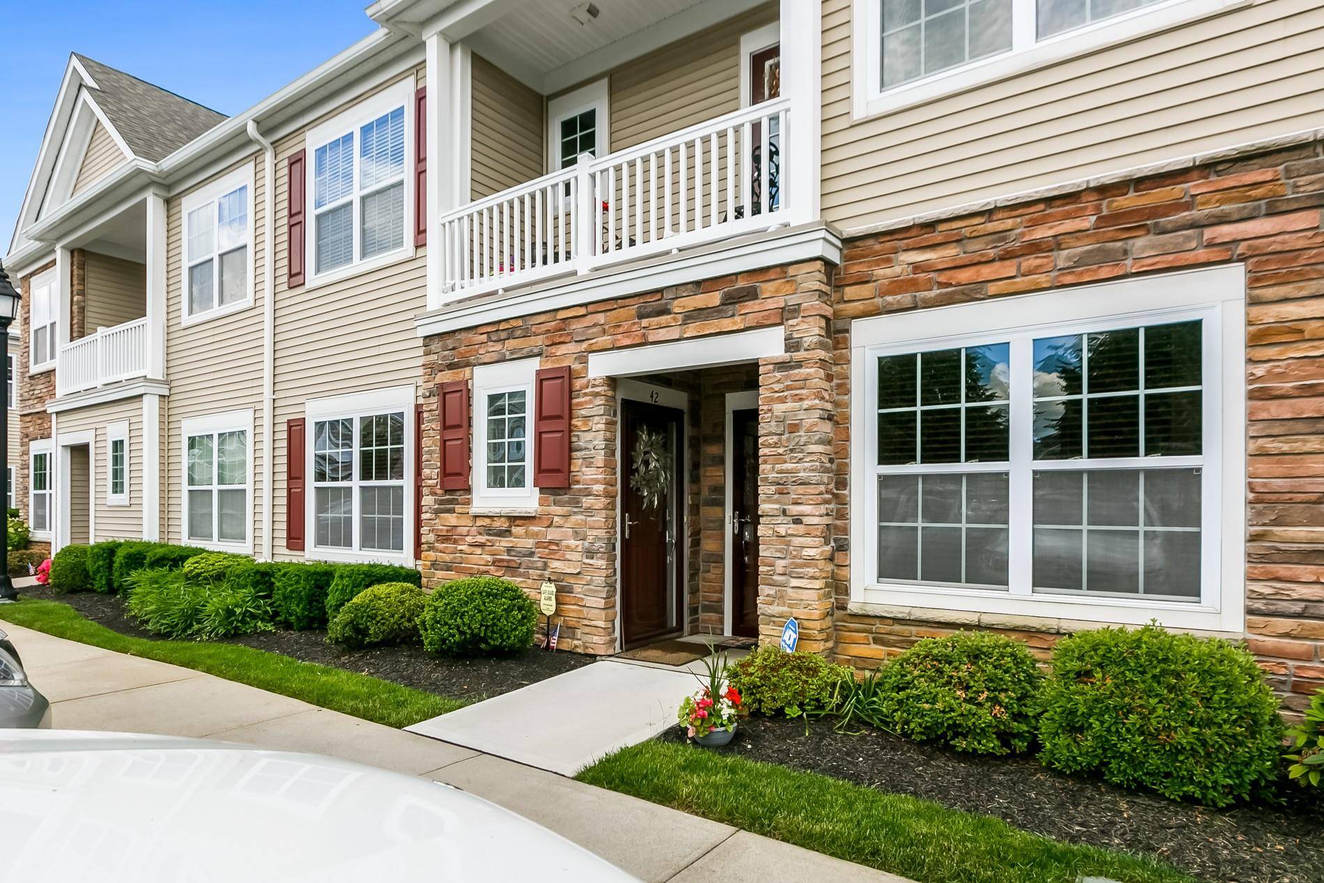 Massapequa, NY 11758,42 Southampton DR #2Fl