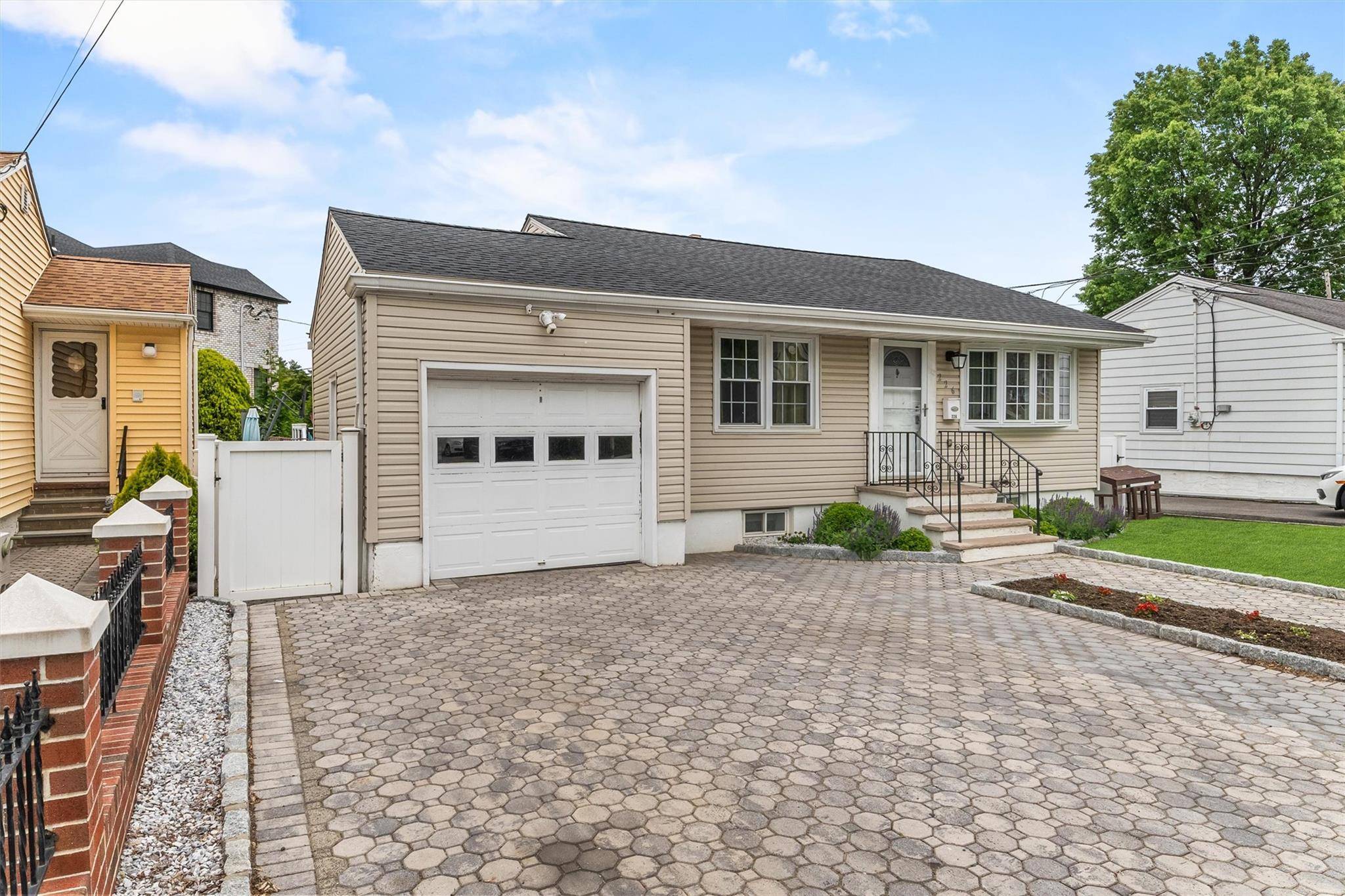 Yonkers, NY 10701,226 Mile Square RD