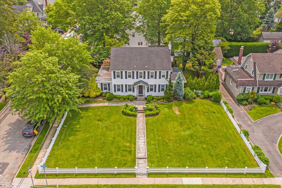 Rockville Centre, NY 11570,195 Hempstead AVE
