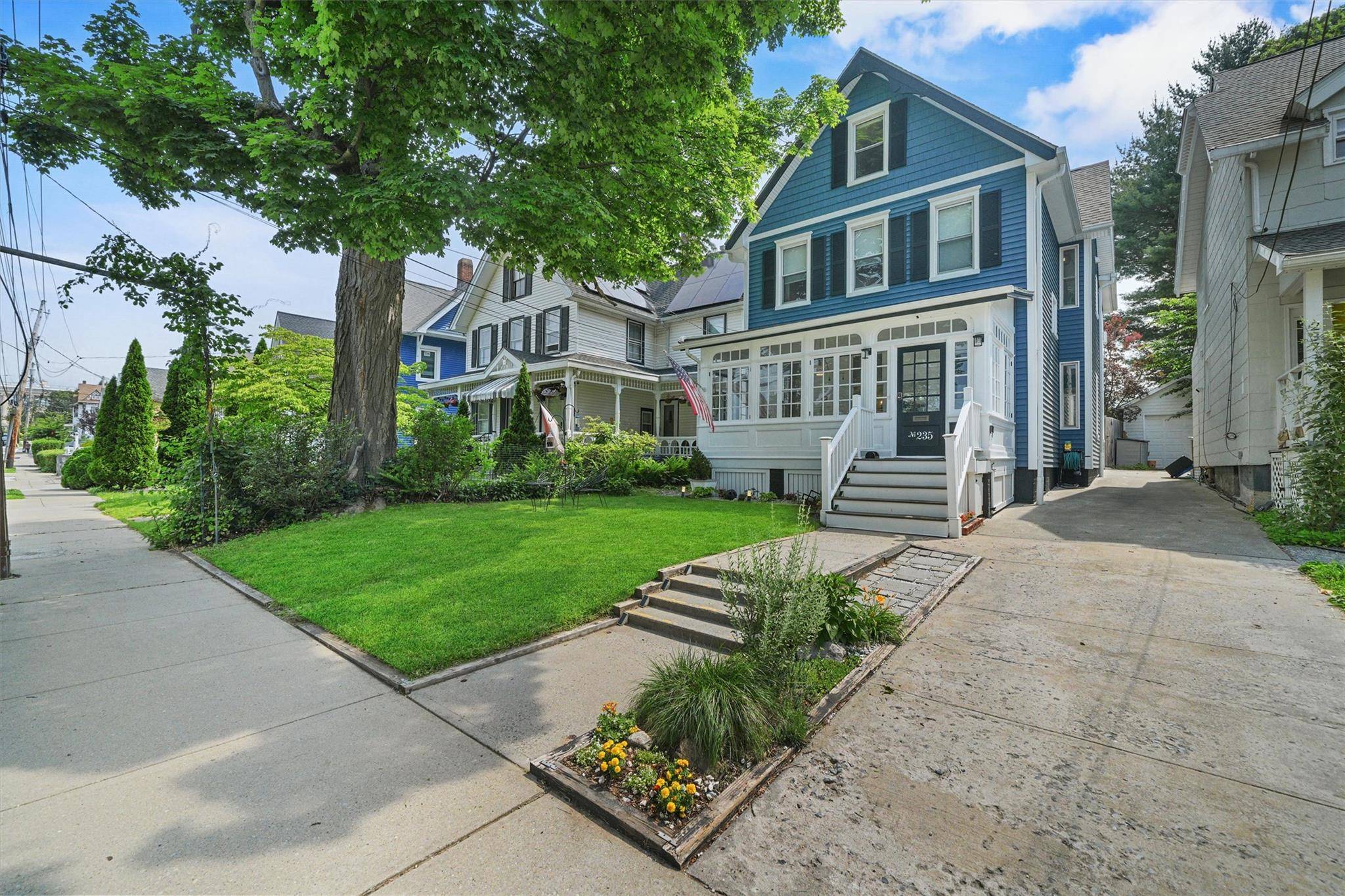 Peekskill, NY 10566,235 Ringgold ST