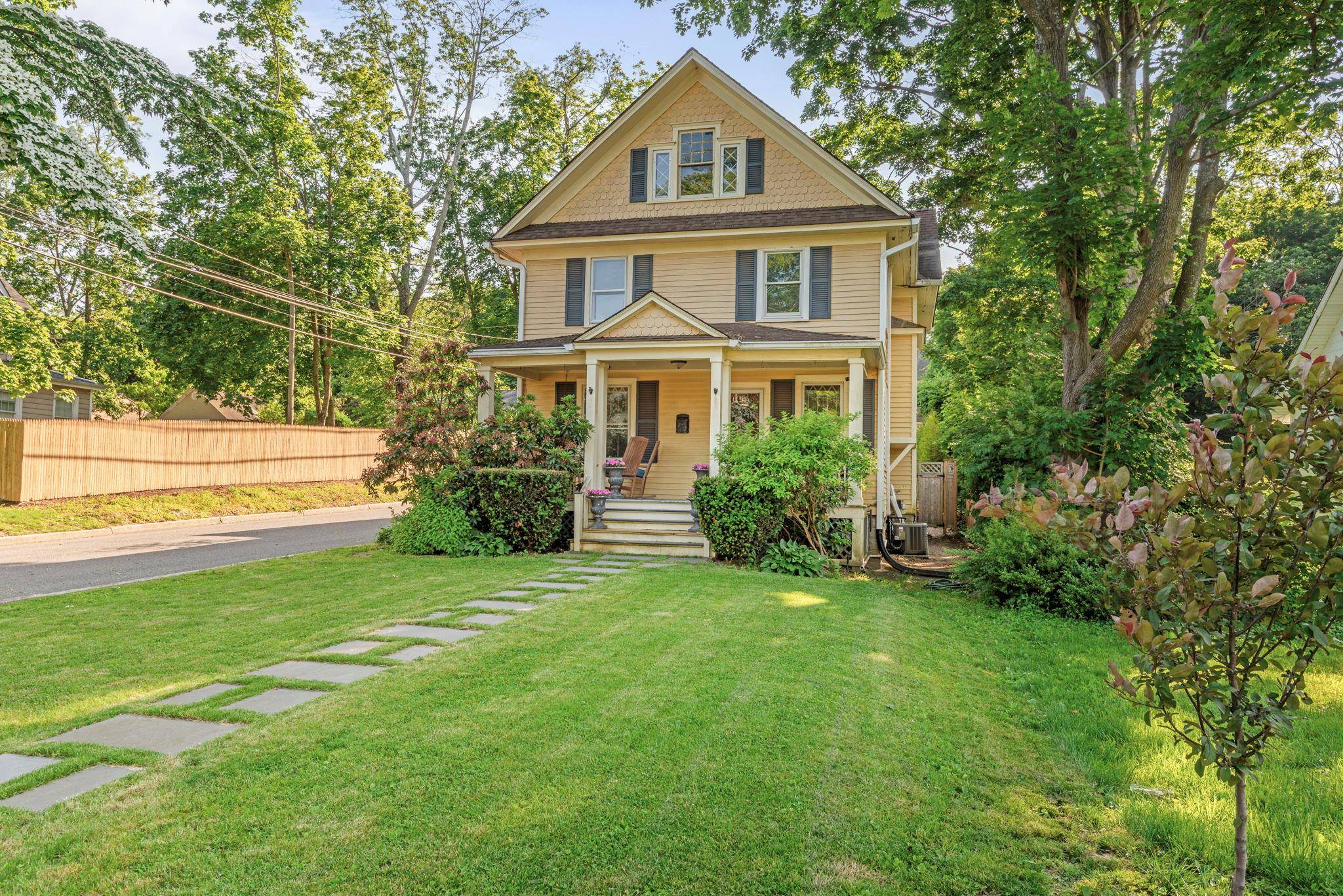 Huntington, NY 11743,67 W Neck RD
