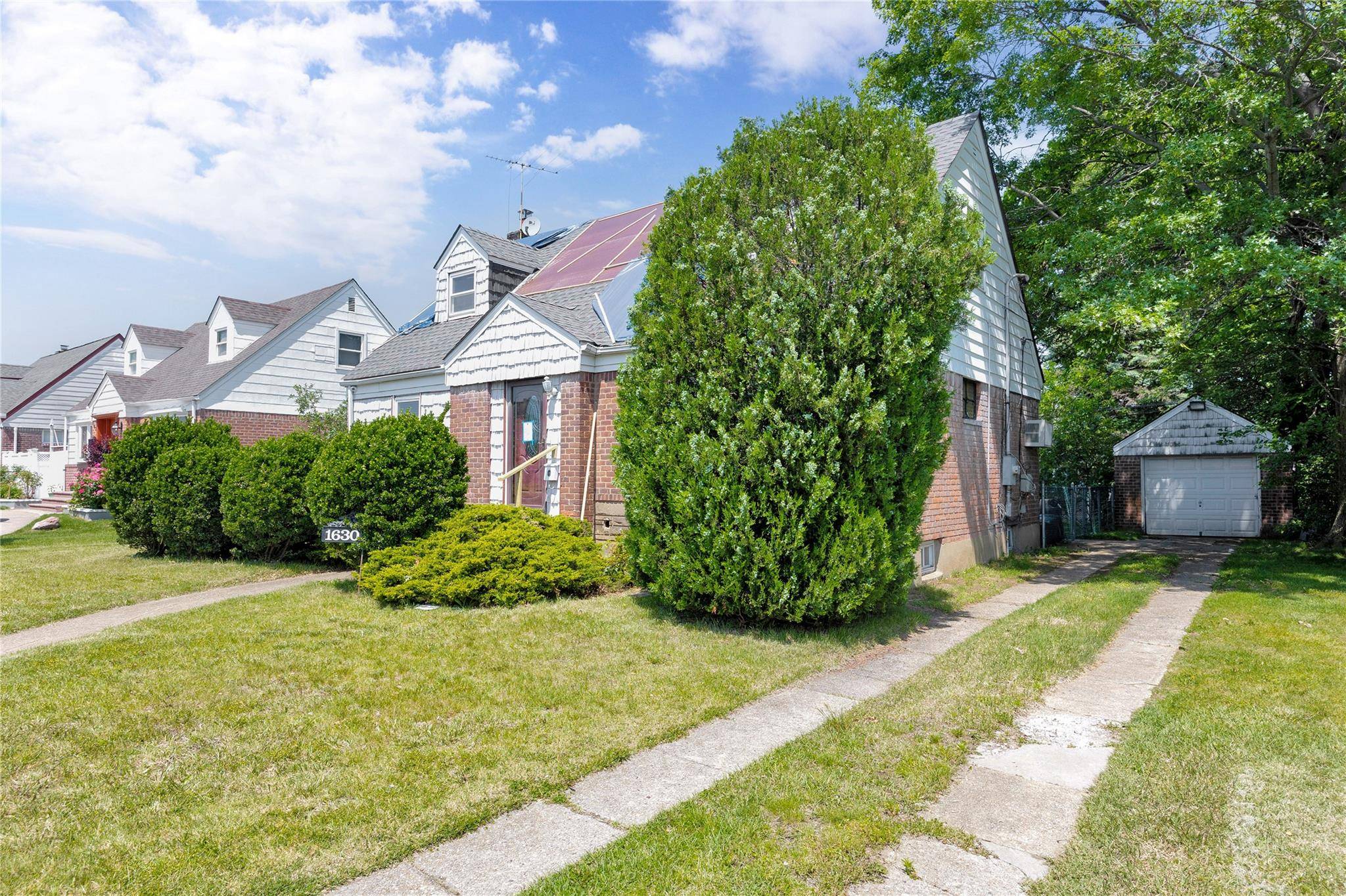 Valley Stream, NY 11580,1630 Salem RD