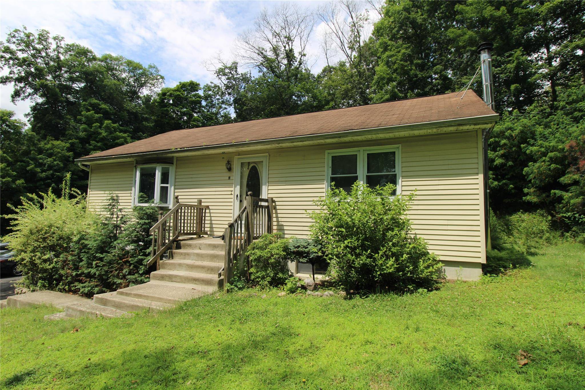 Pine Bush, NY 12566,9 Hennig LN
