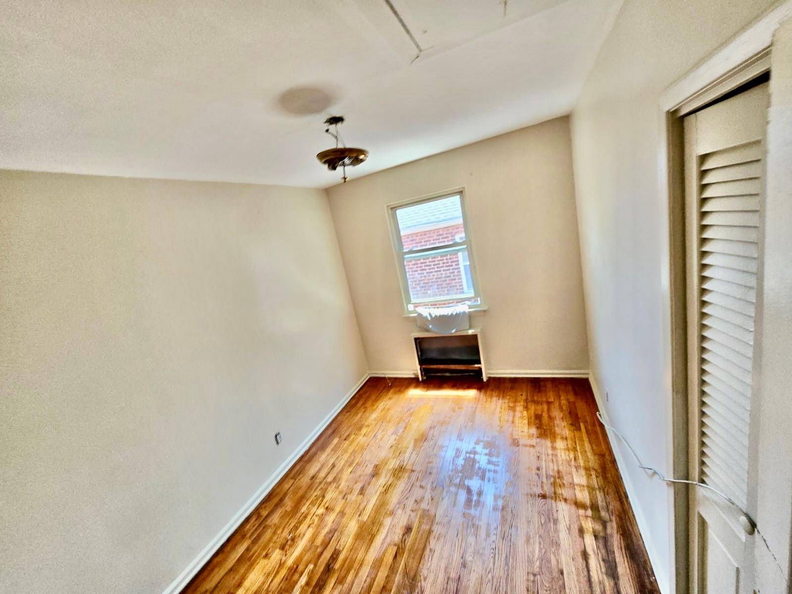 Bronx, NY 10469,2333 Bronxwood AVE