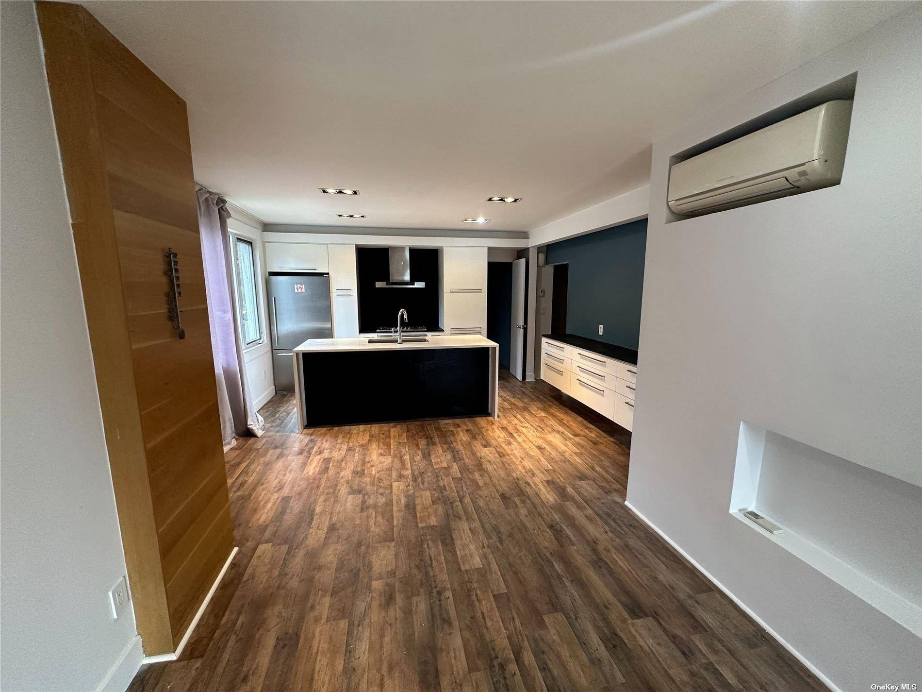 College Point, NY 11356,9-01 127 ST