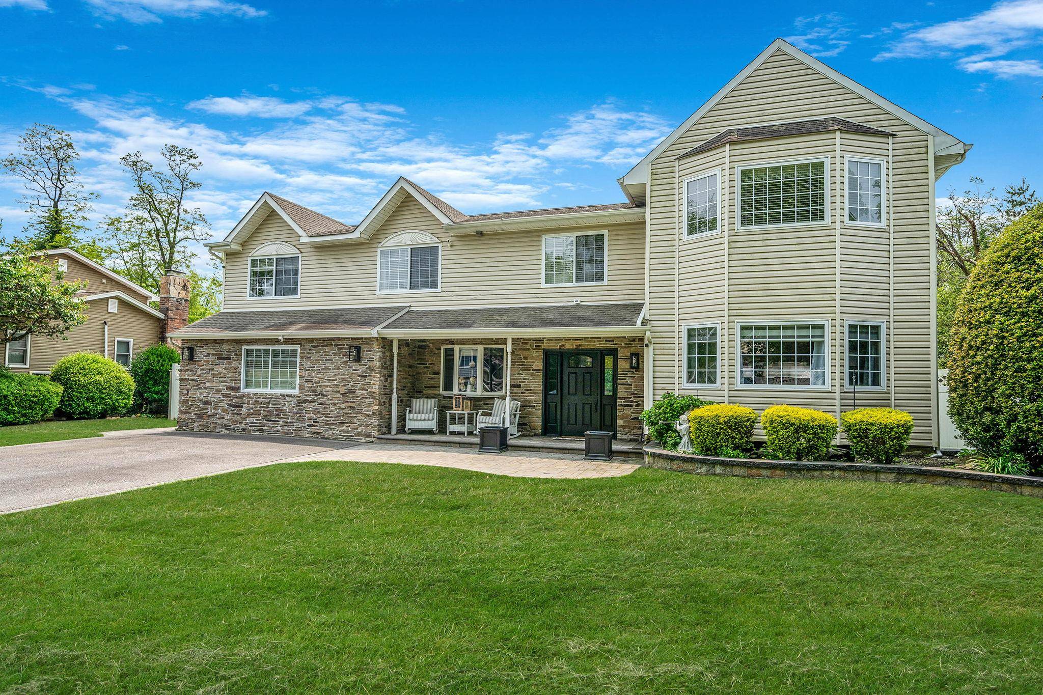 Commack, NY 11725,33 Stonywood DR